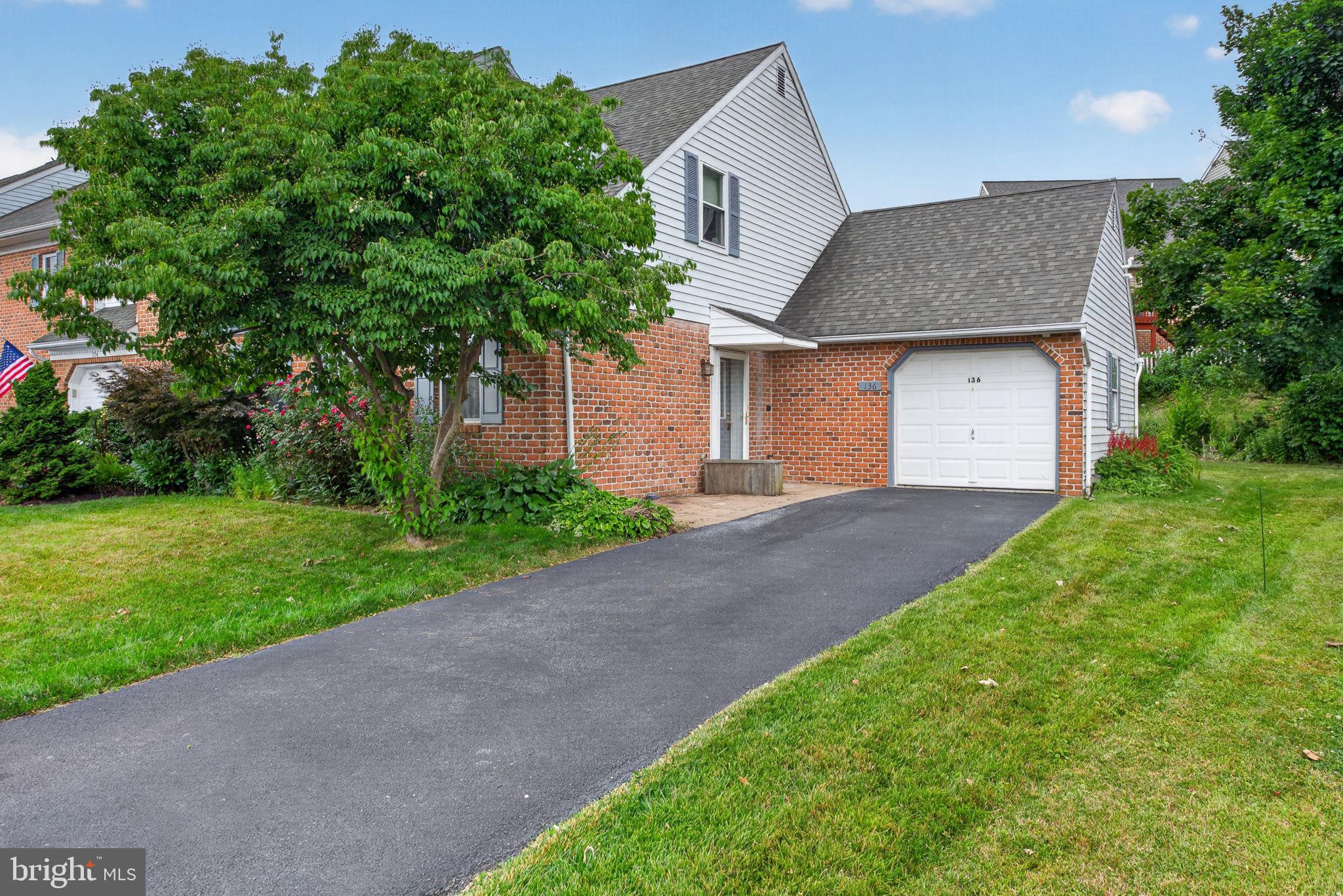 SUMMIT HILLS - Residential