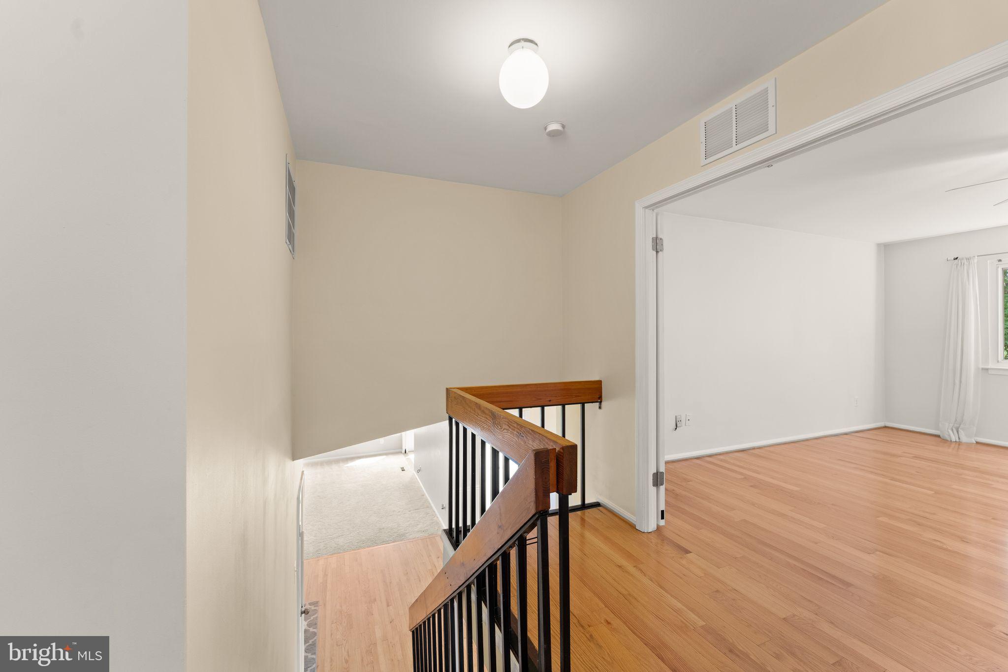 OAK TREE - Residential