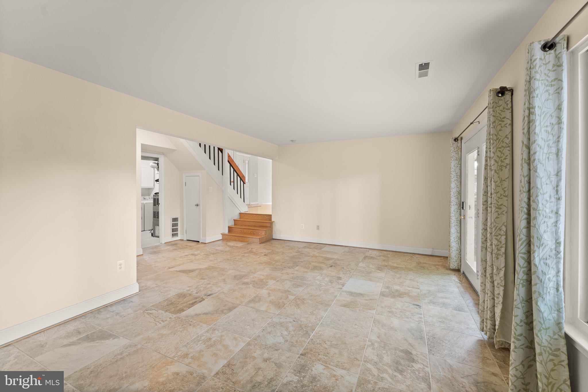 OAK TREE - Residential