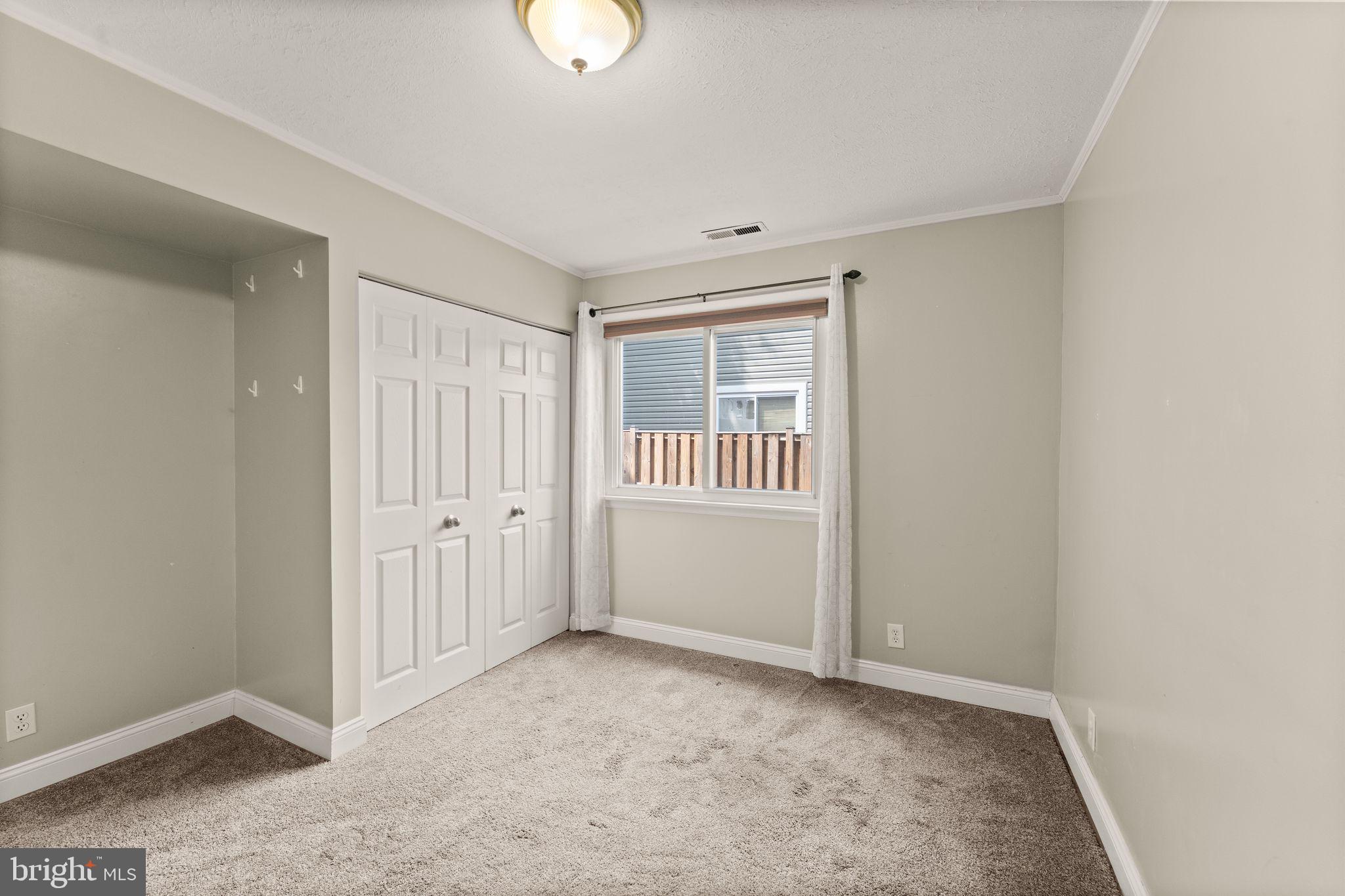 OAK TREE - Residential