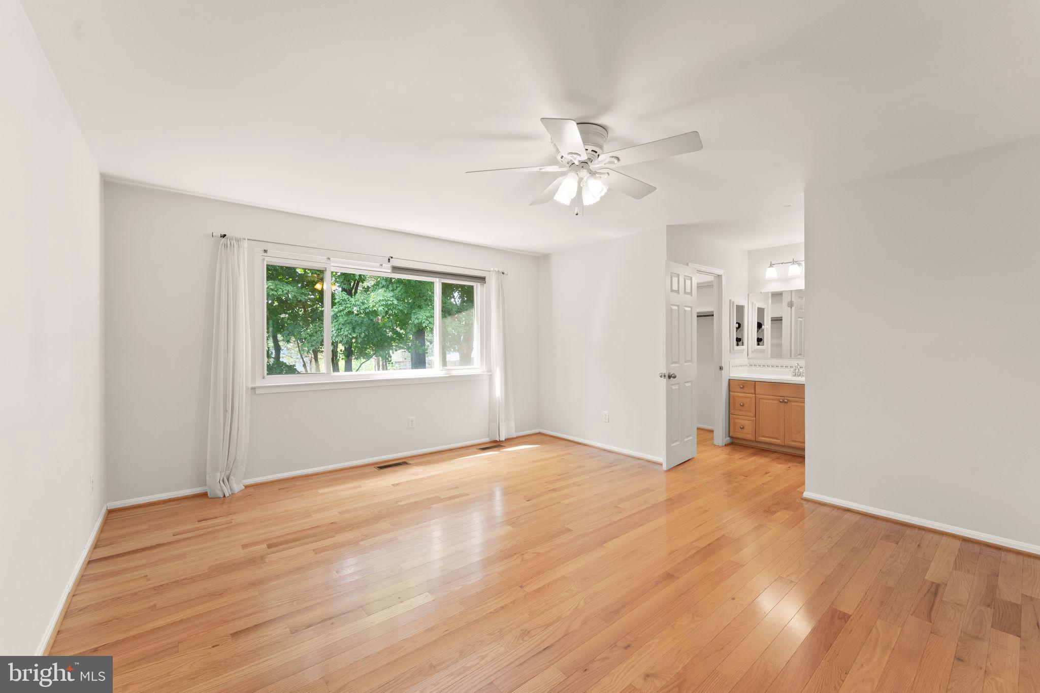 OAK TREE - Residential