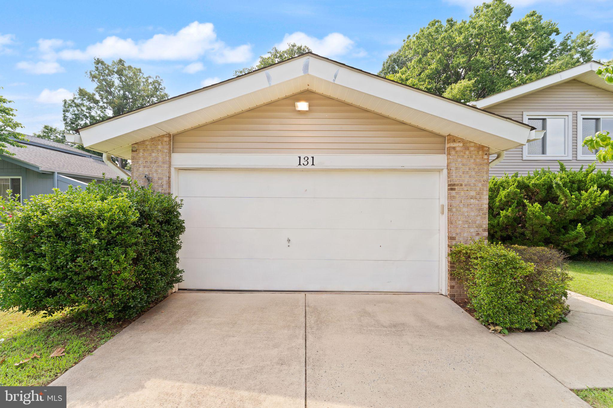 OAK TREE - Residential