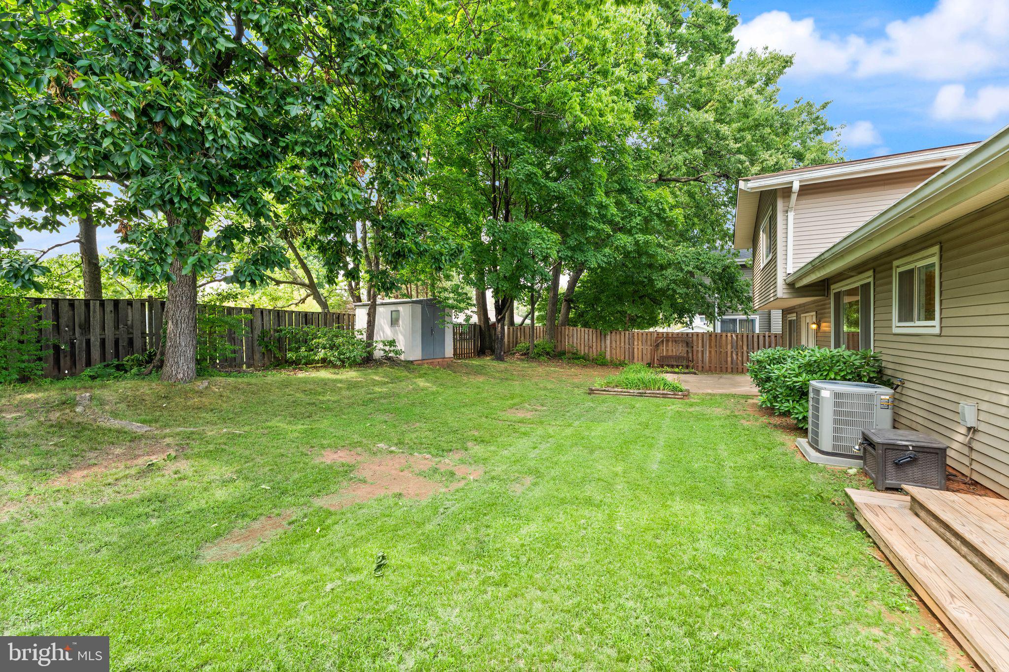 OAK TREE - Residential