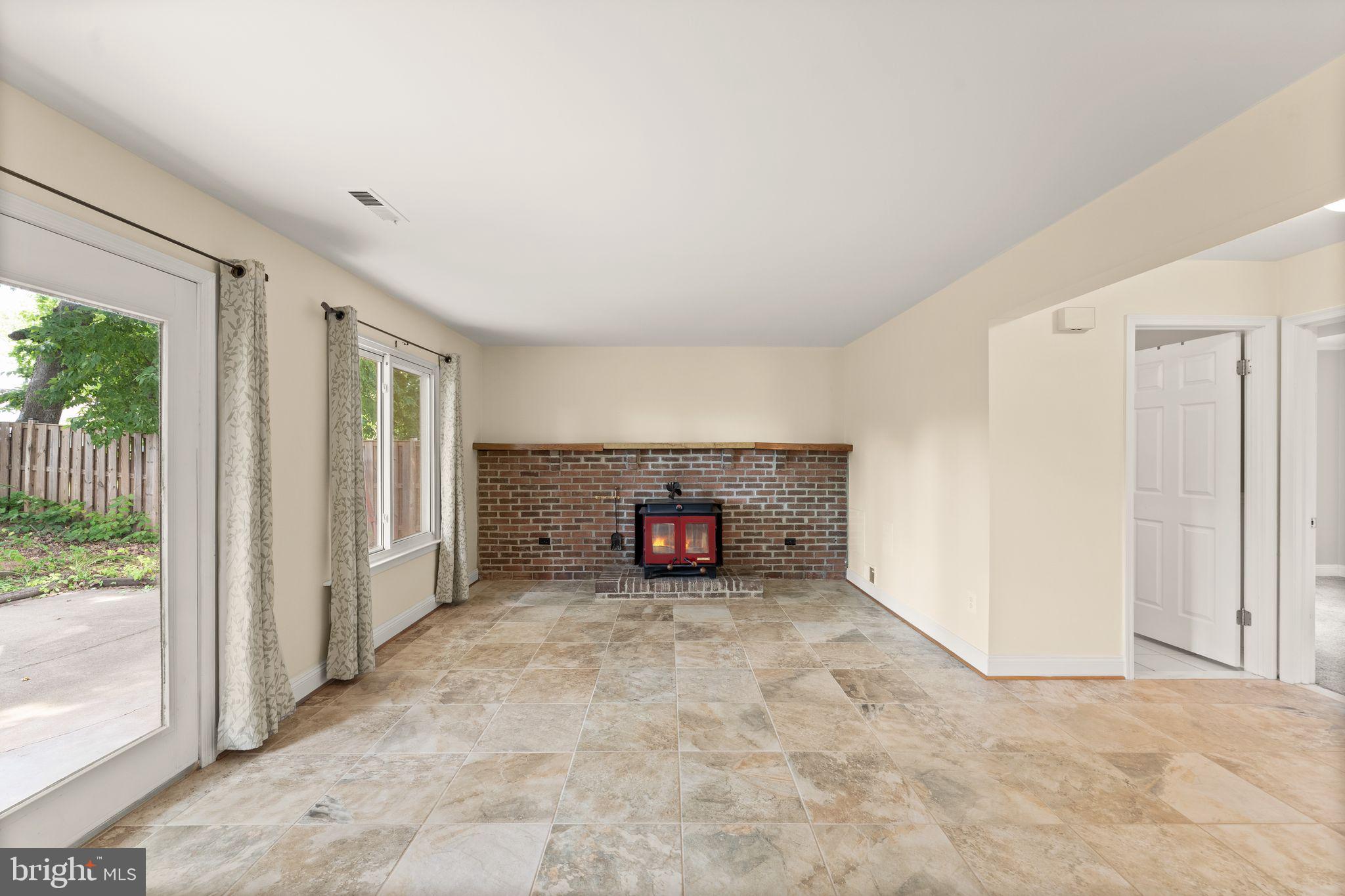 OAK TREE - Residential