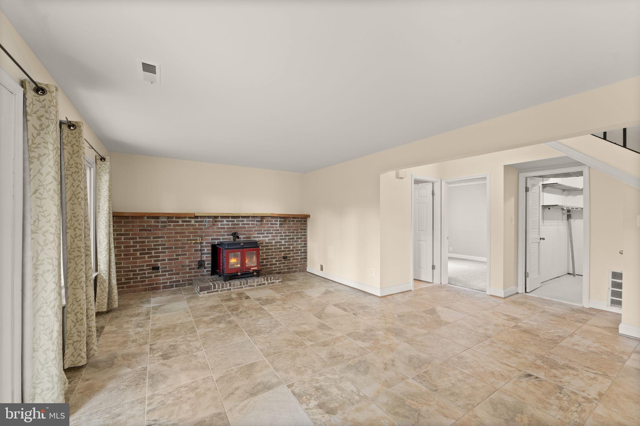 OAK TREE - Residential