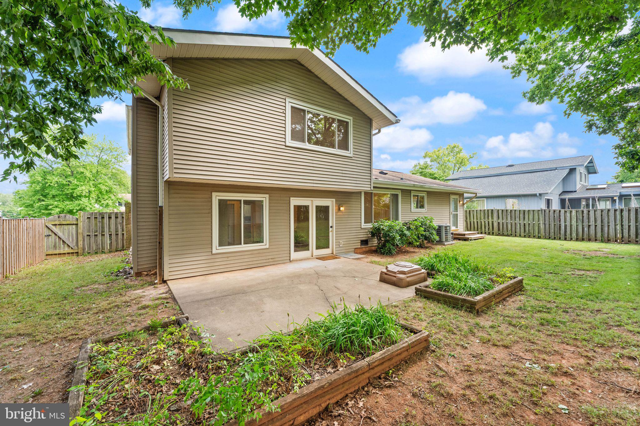OAK TREE - Residential