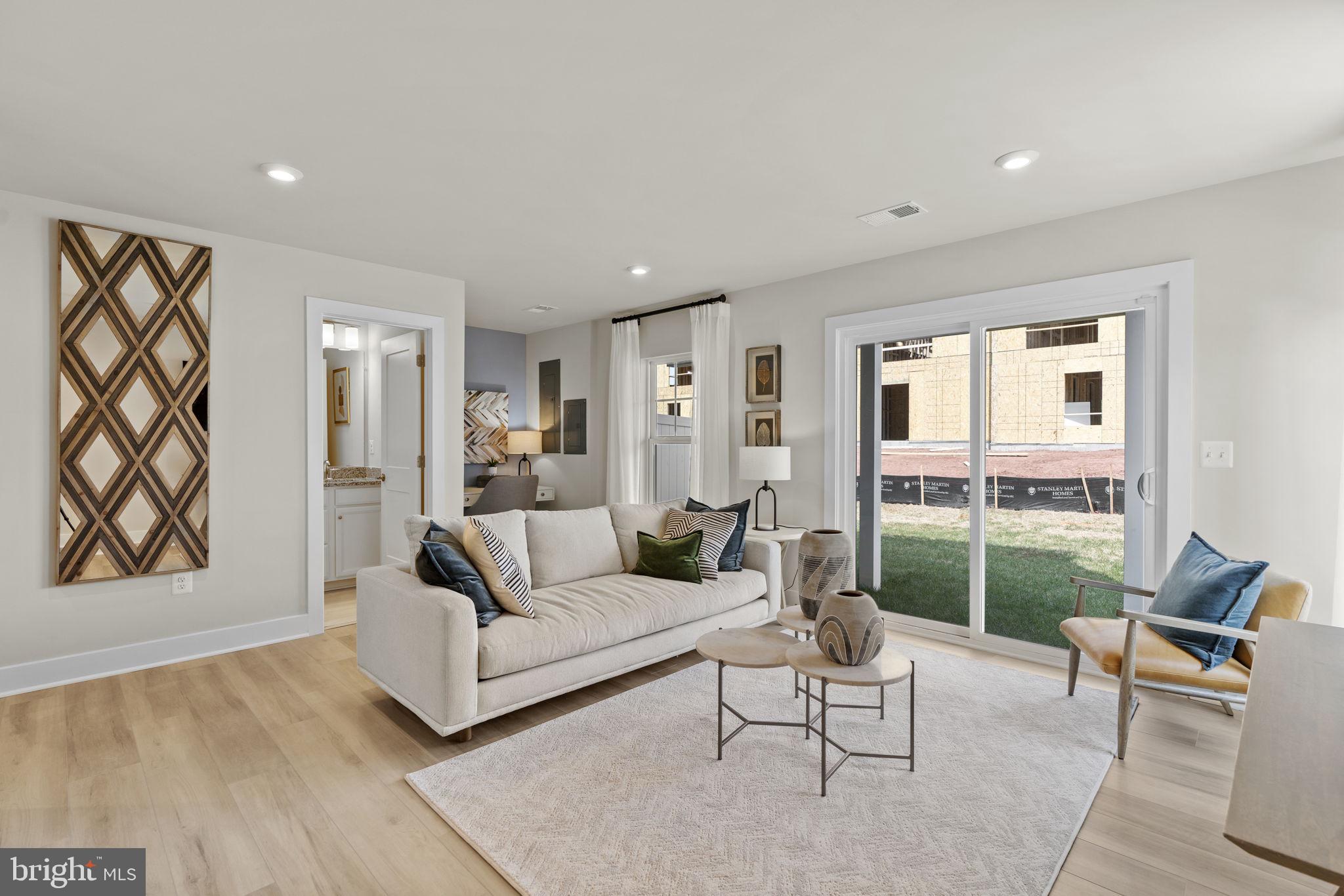 BRADLEY SQUARE - Residential