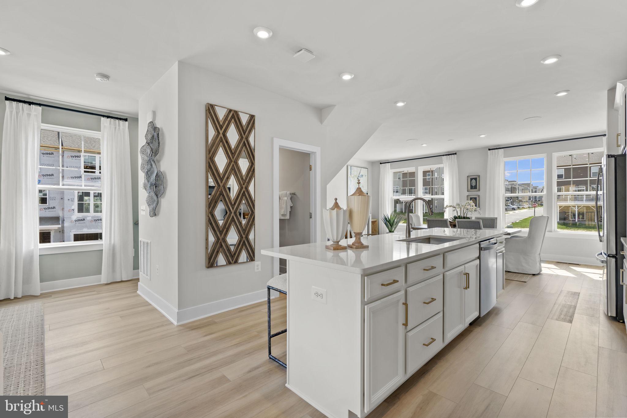 BRADLEY SQUARE - Residential