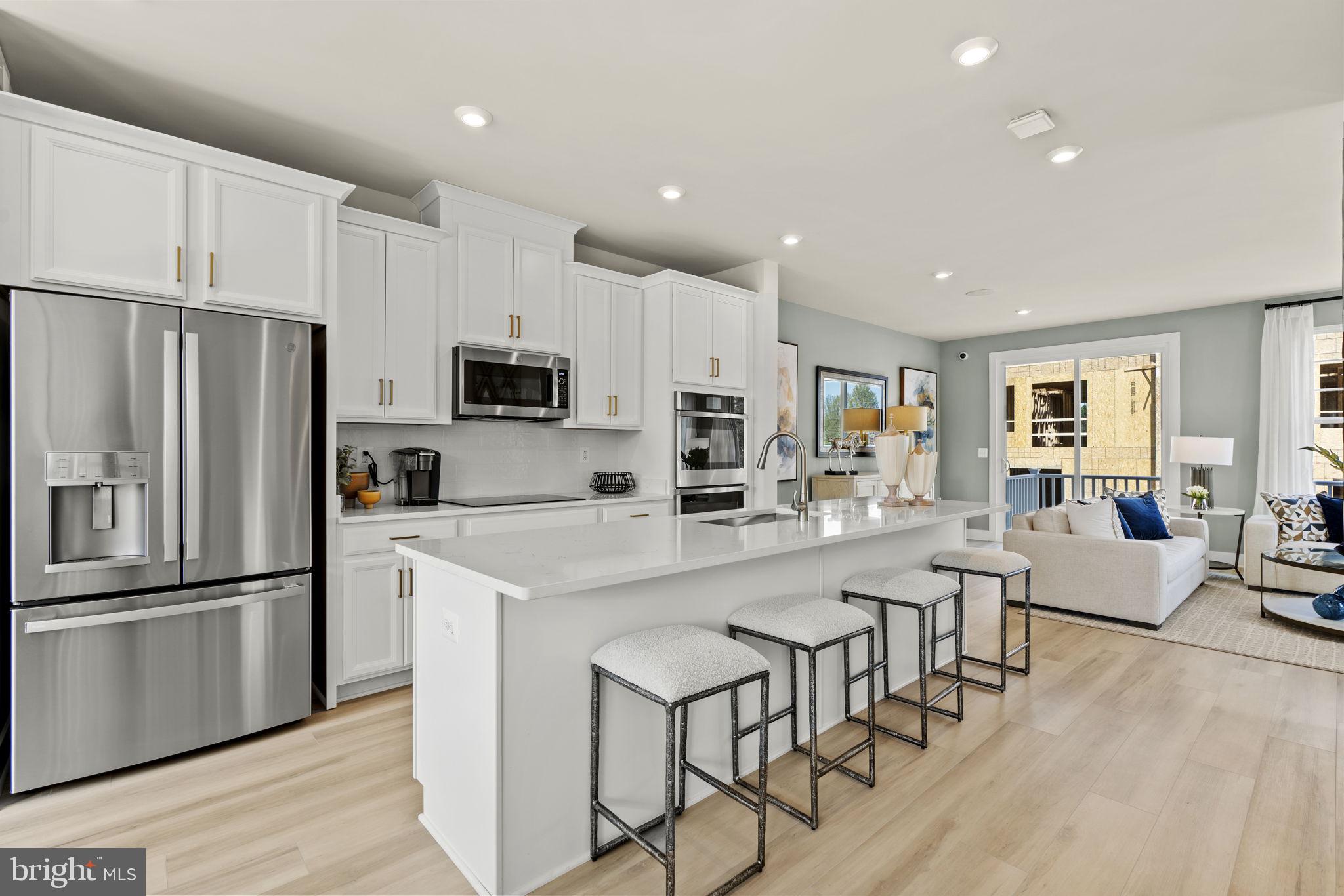 BRADLEY SQUARE - Residential