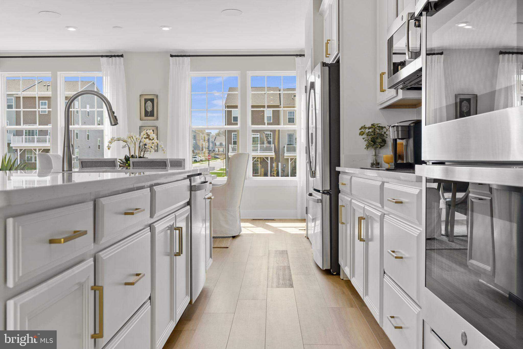BRADLEY SQUARE - Residential