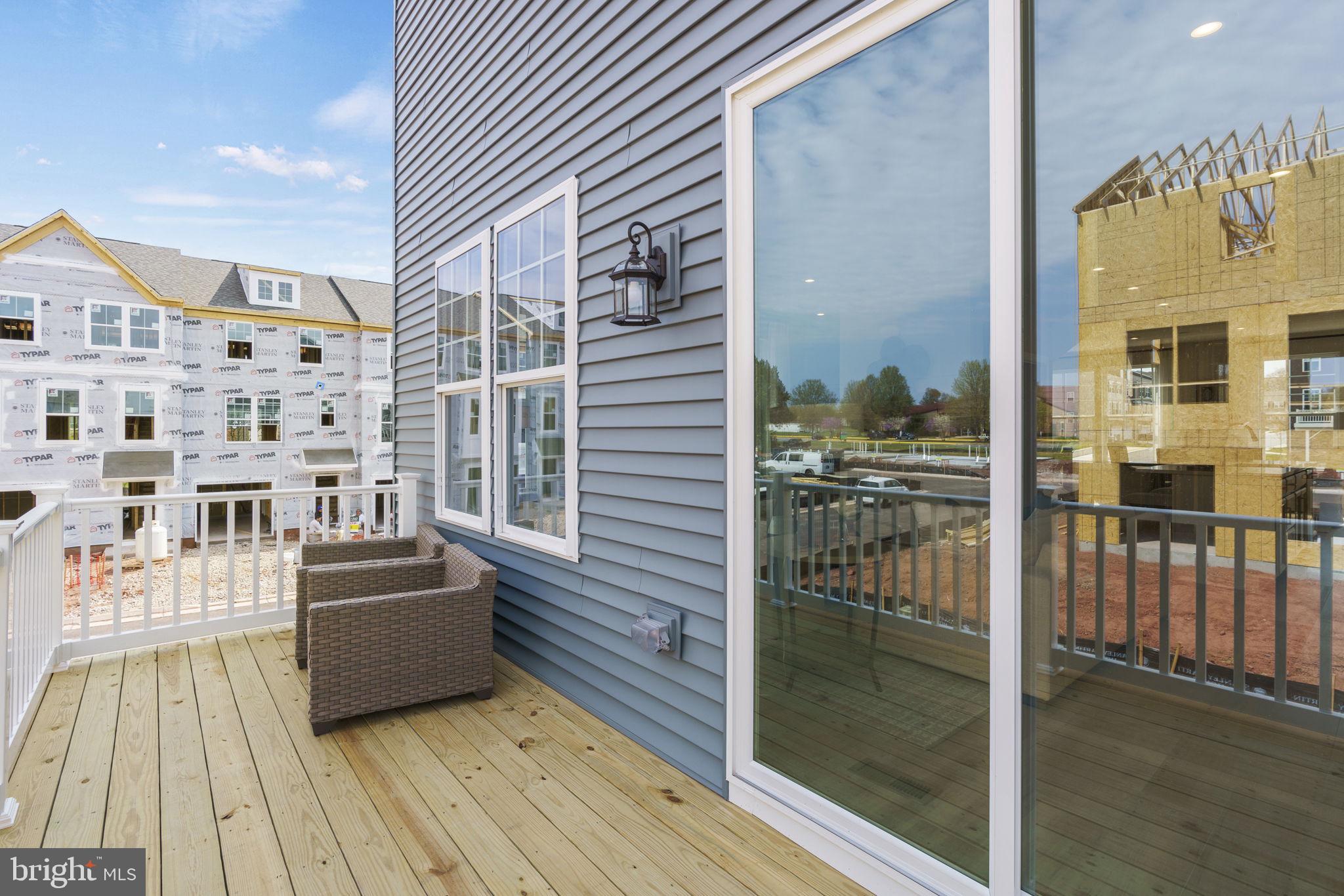 BRADLEY SQUARE - Residential