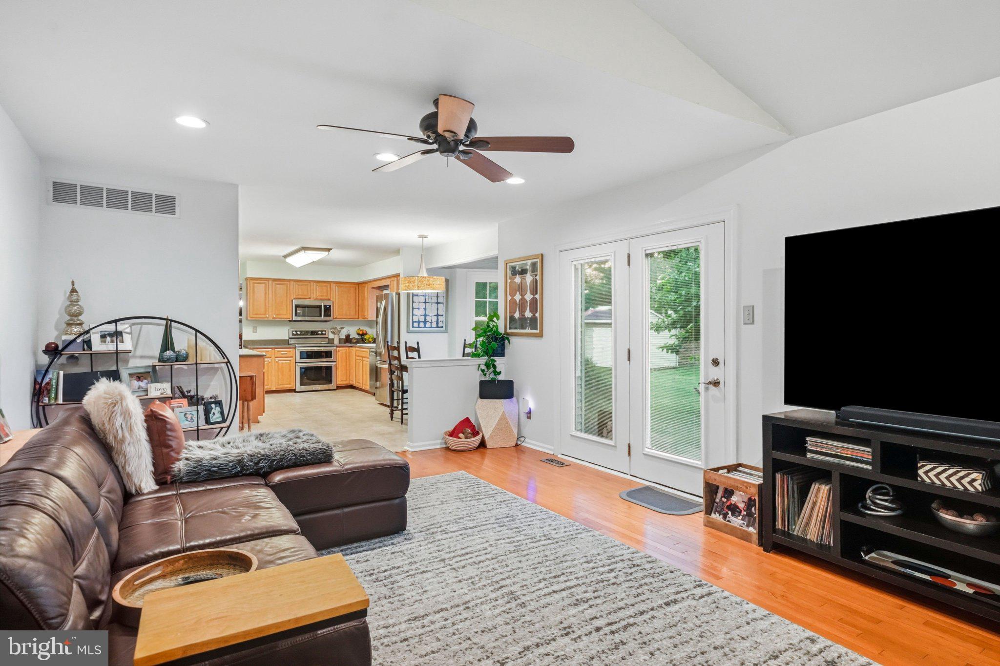 YARDLEY RUN - Residential