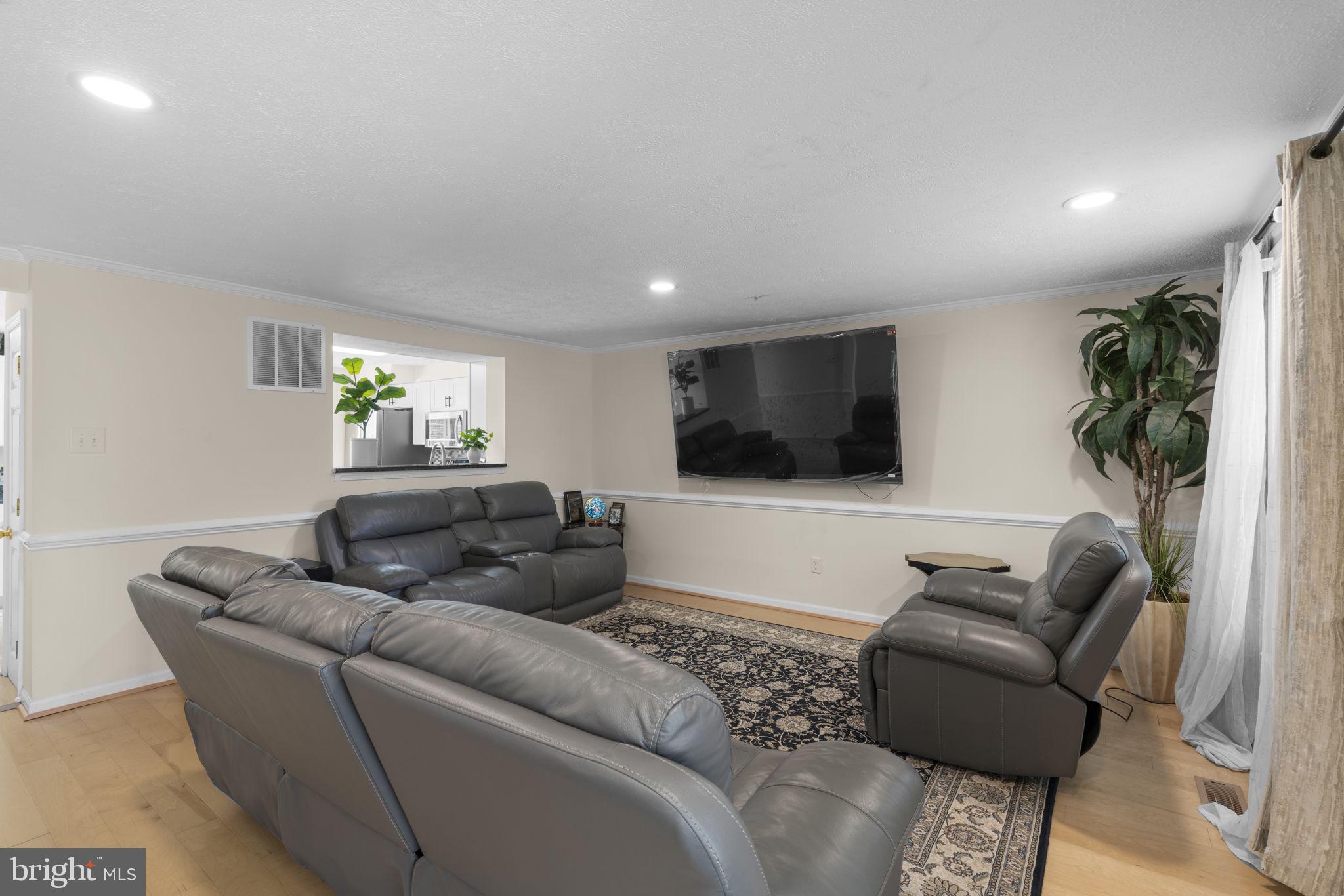 BEDFORD CROSSING - Residential
