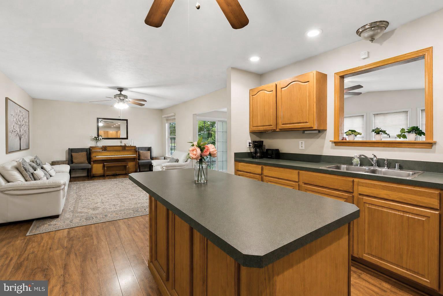 BEACHWOOD ESTATES - Residential