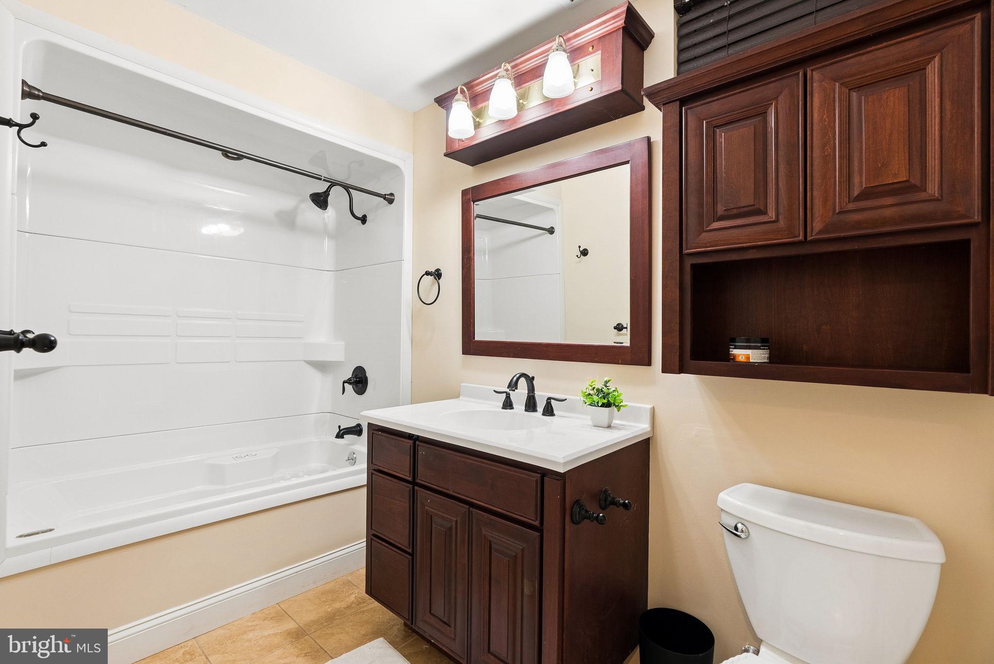 BEACHWOOD ESTATES - Residential