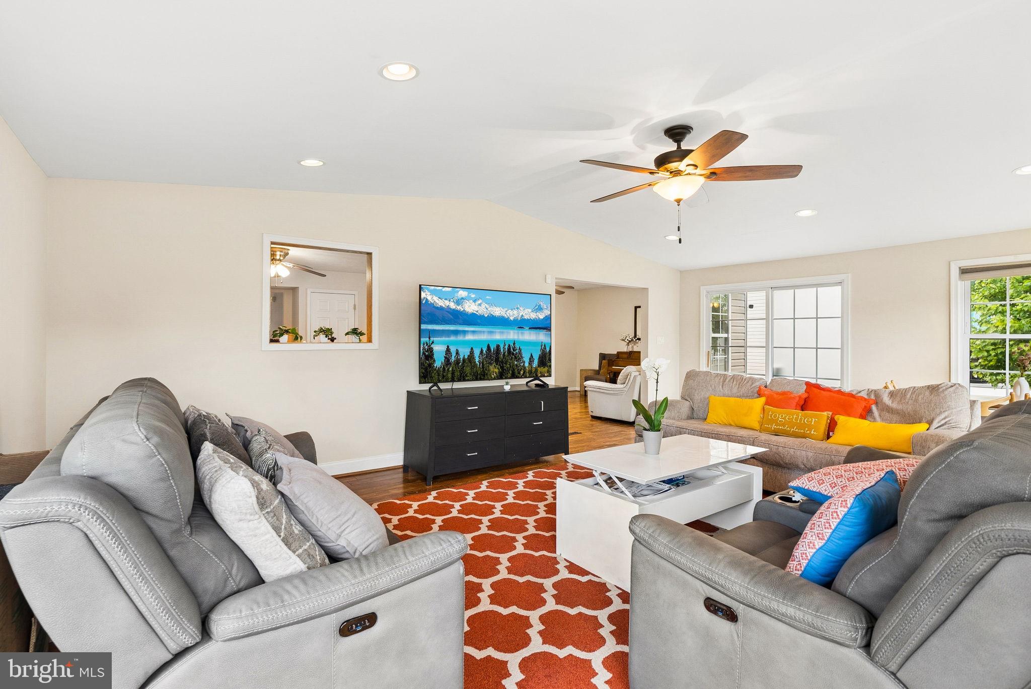 BEACHWOOD ESTATES - Residential