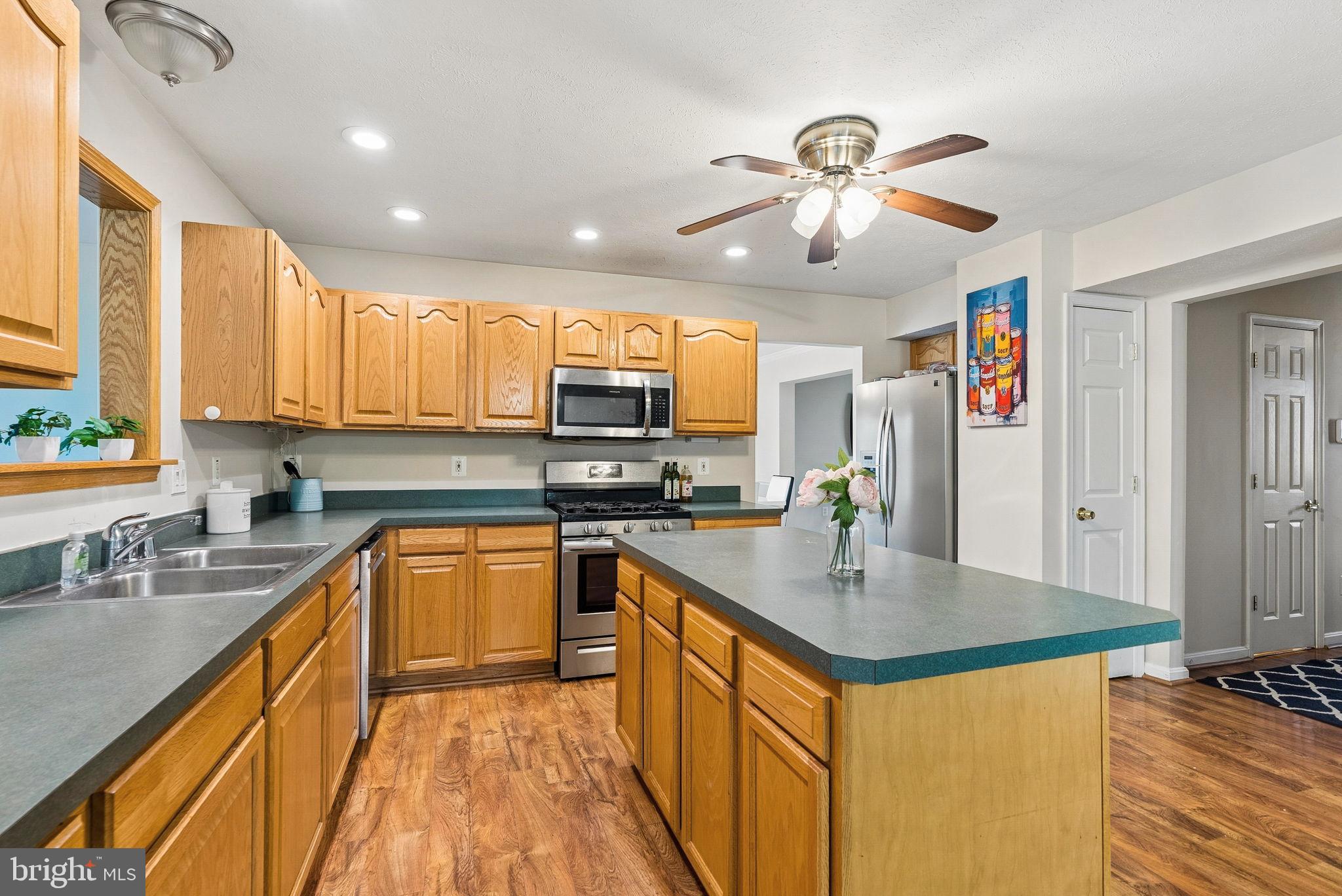 BEACHWOOD ESTATES - Residential
