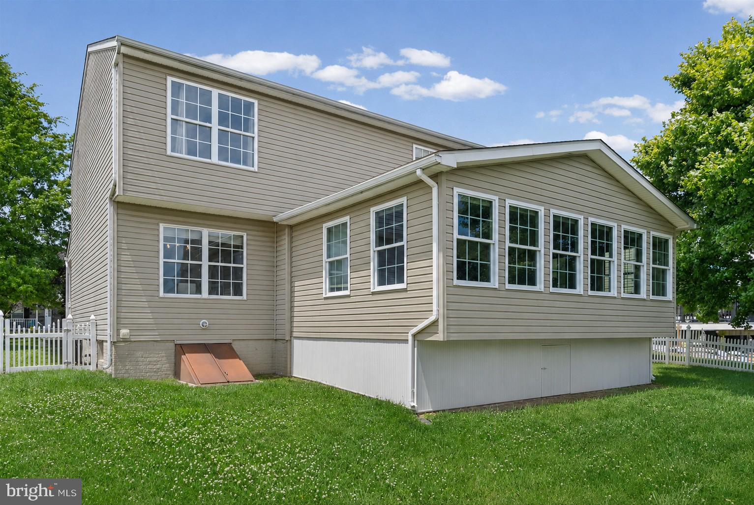 BEACHWOOD ESTATES - Residential
