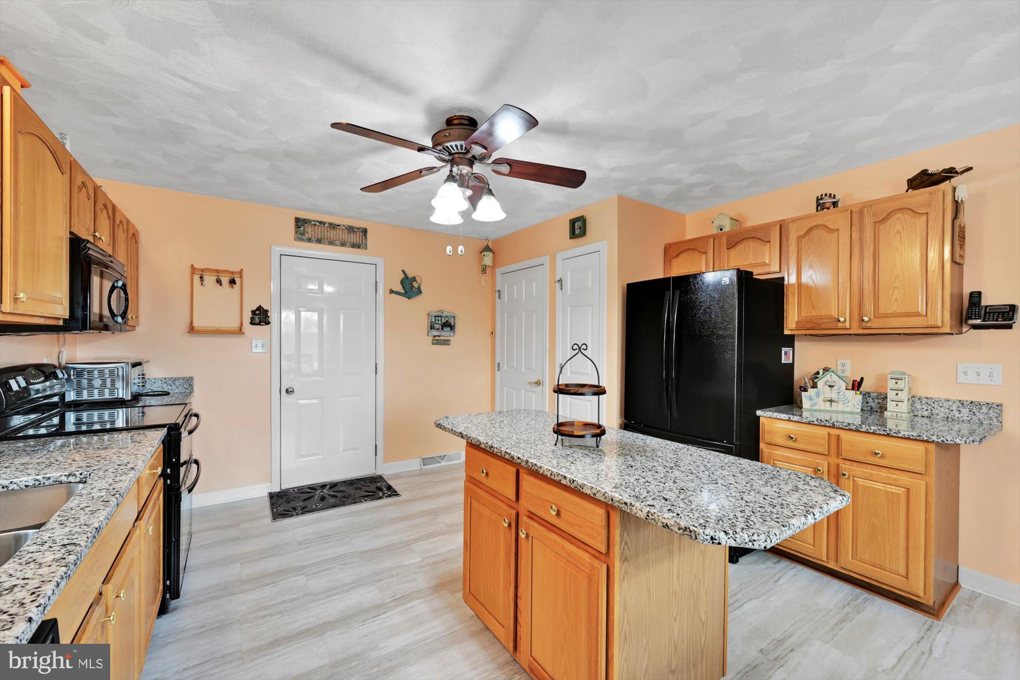 WINDSOR TWP - Residential