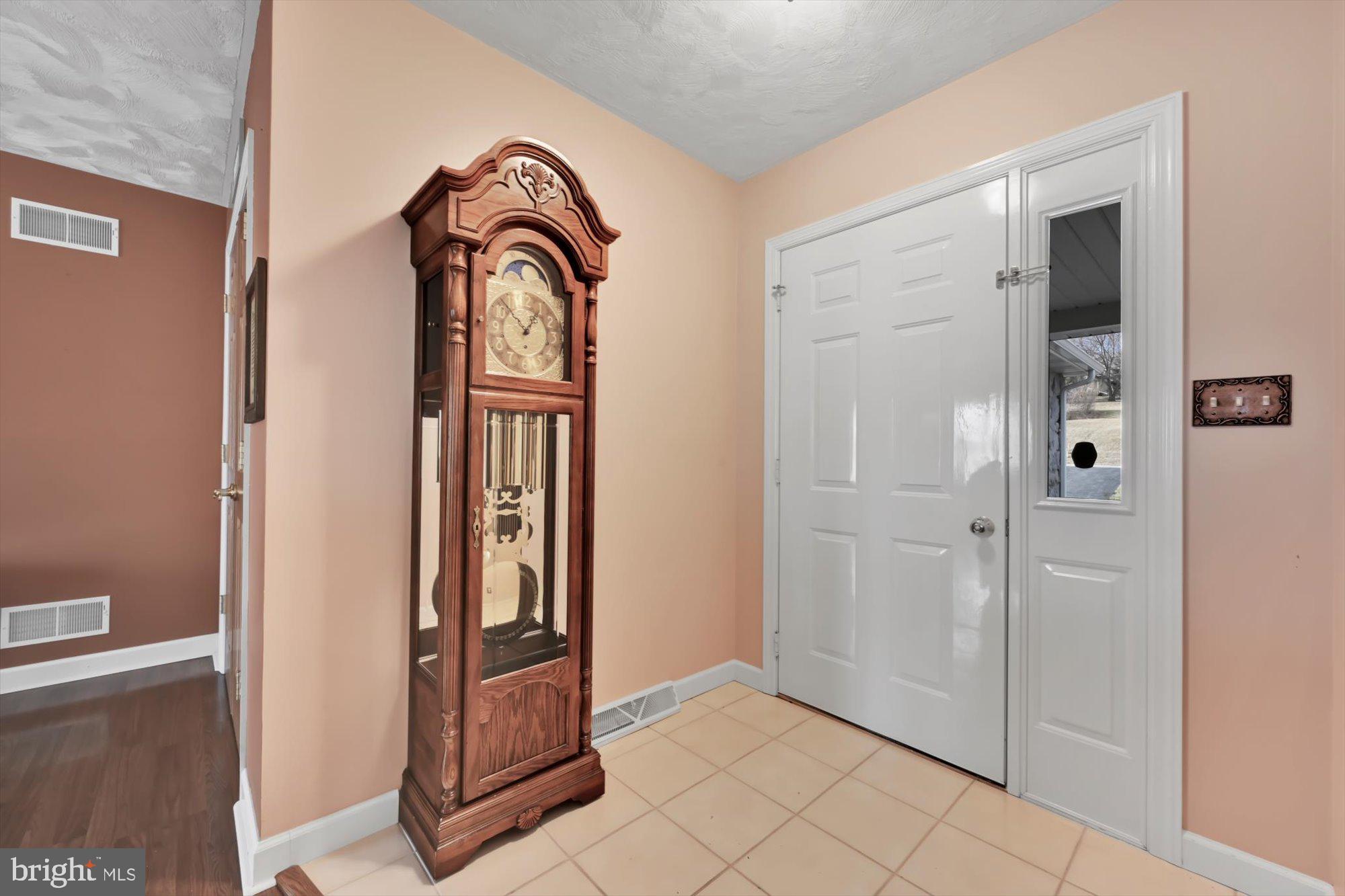 WINDSOR TWP - Residential