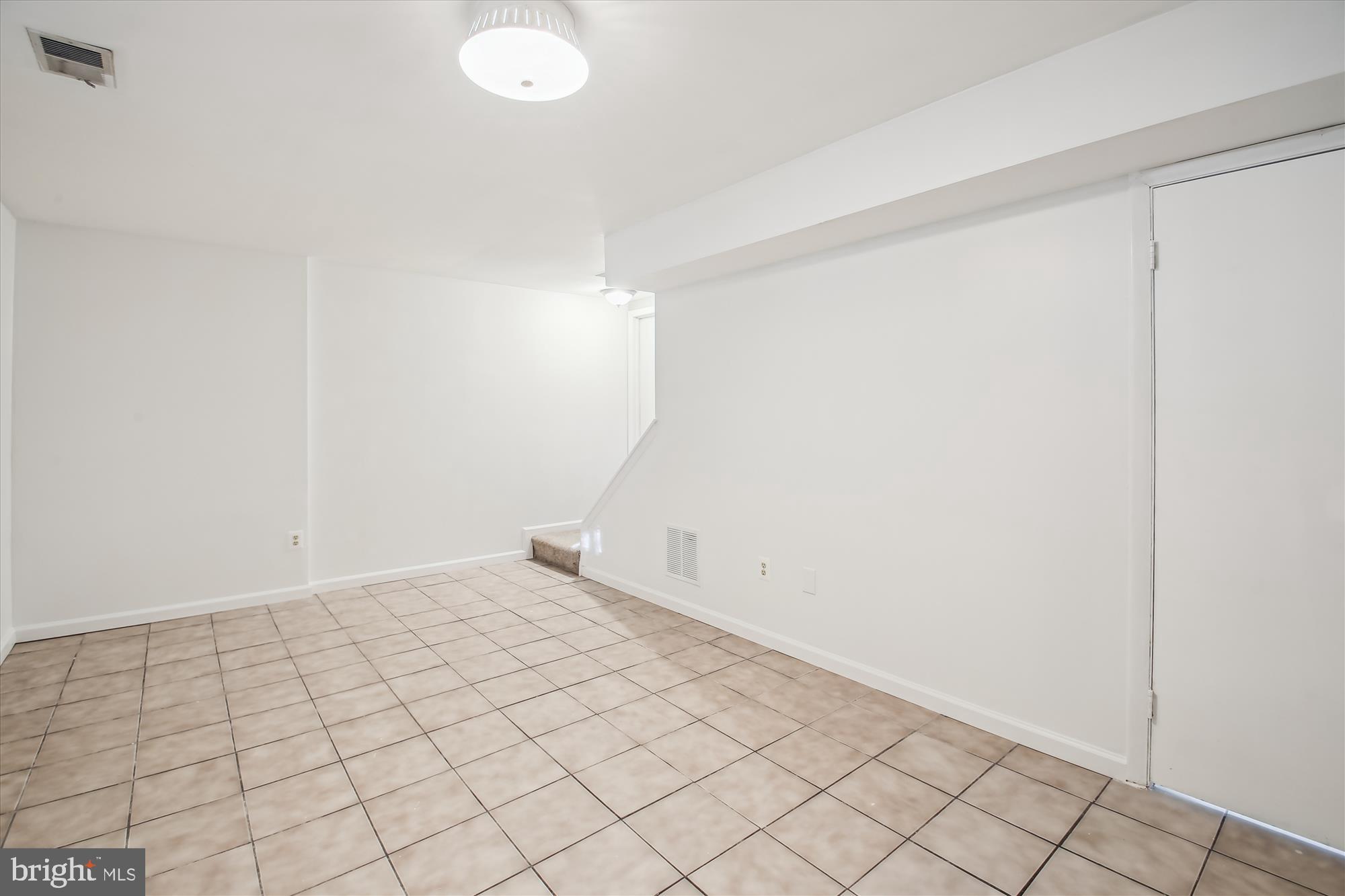 ELIZABETHS LANDING - Residential