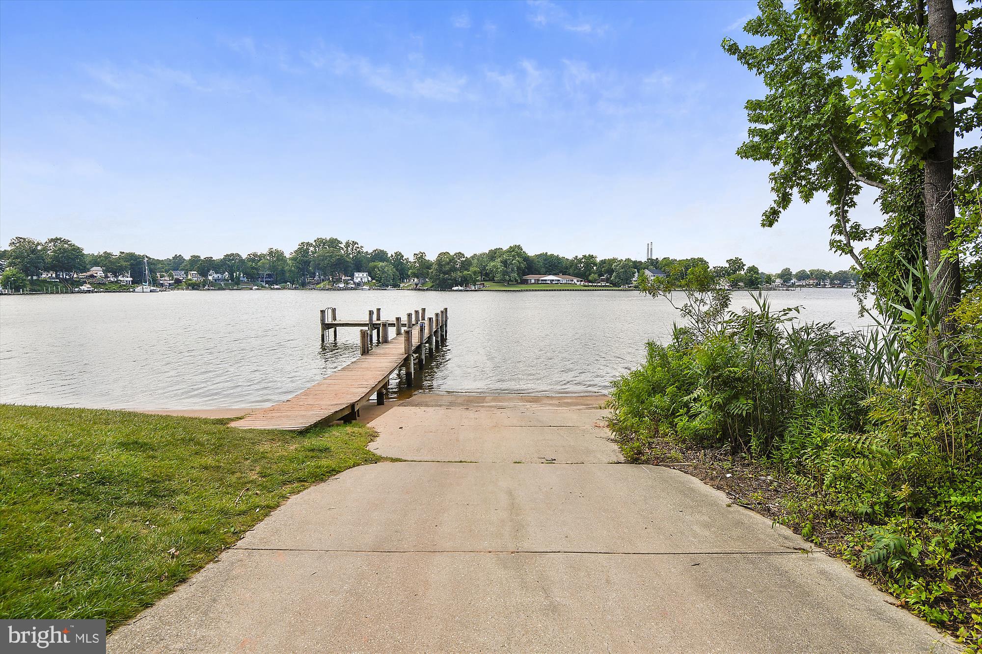 ELIZABETHS LANDING - Residential