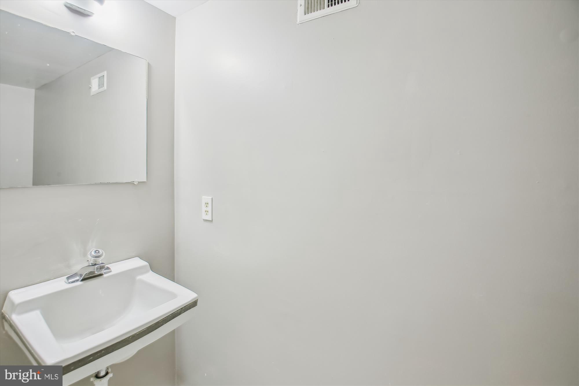 ELIZABETHS LANDING - Residential