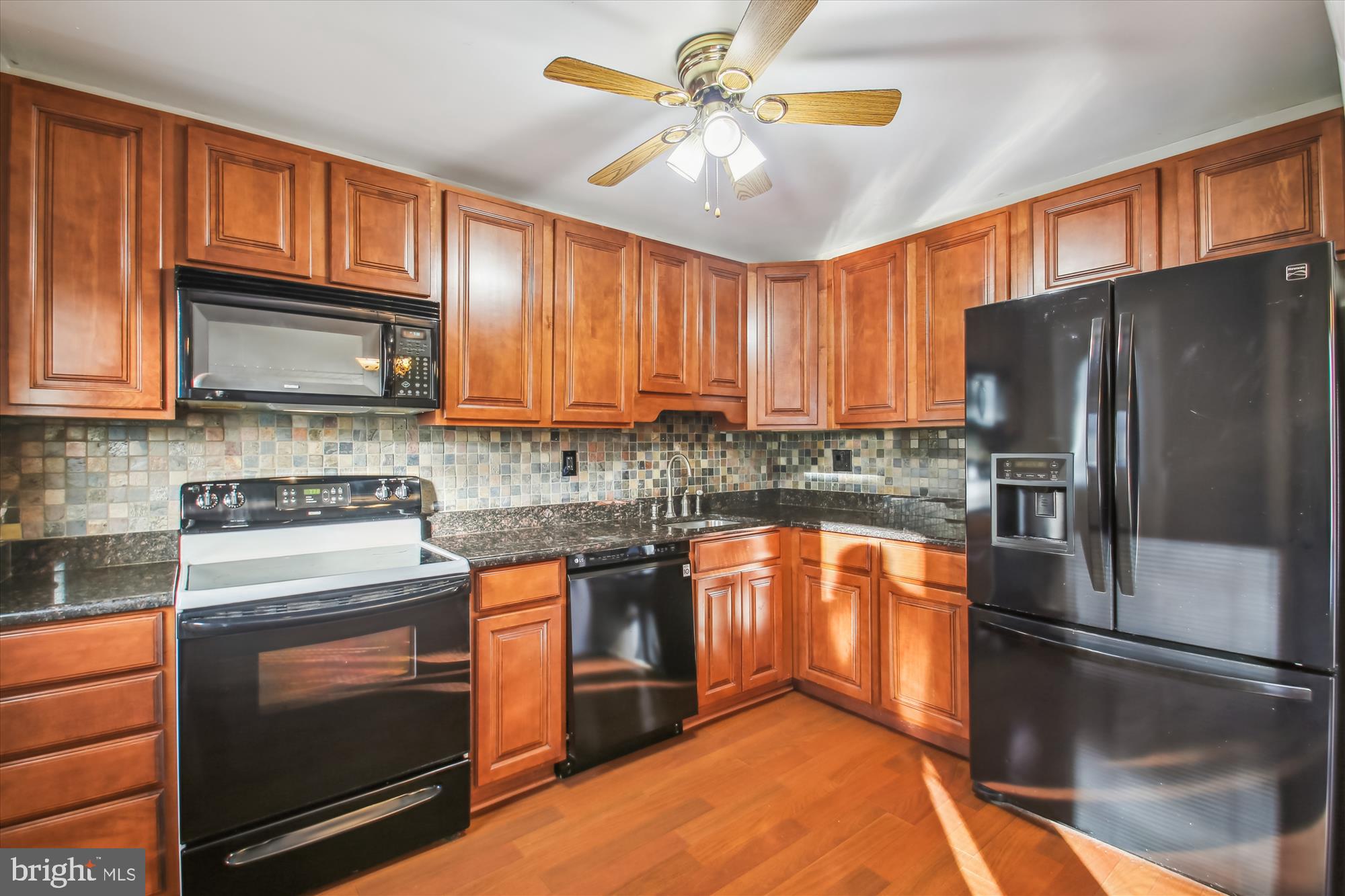 ELIZABETHS LANDING - Residential