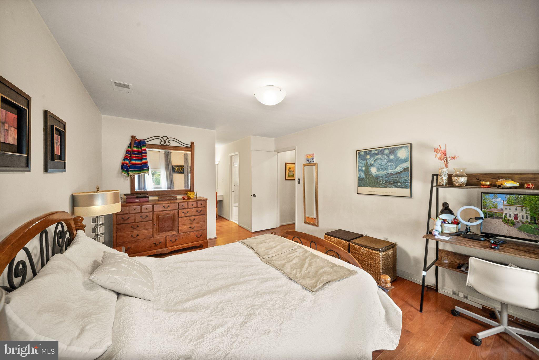SIGNAL HILL - Residential
