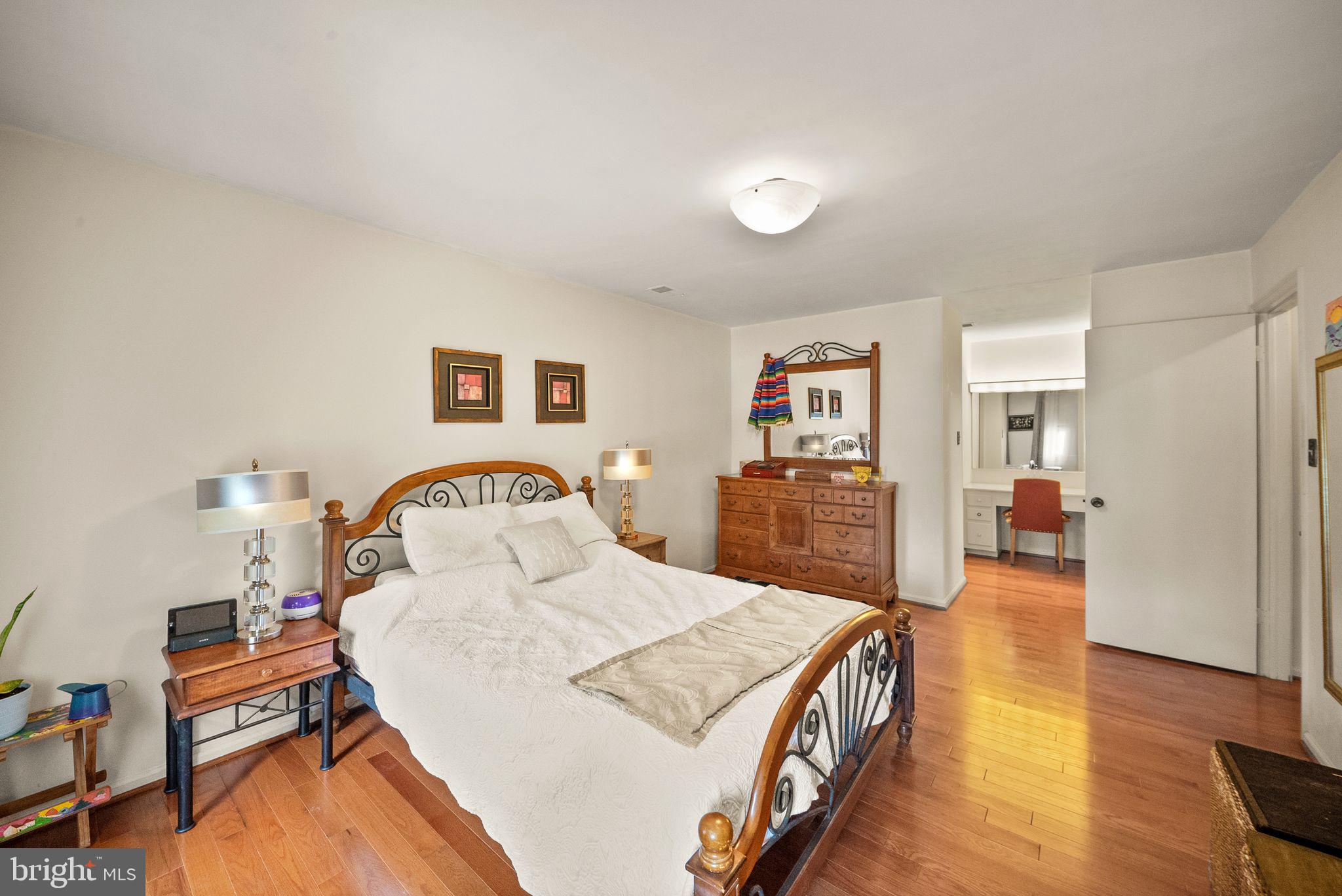 SIGNAL HILL - Residential