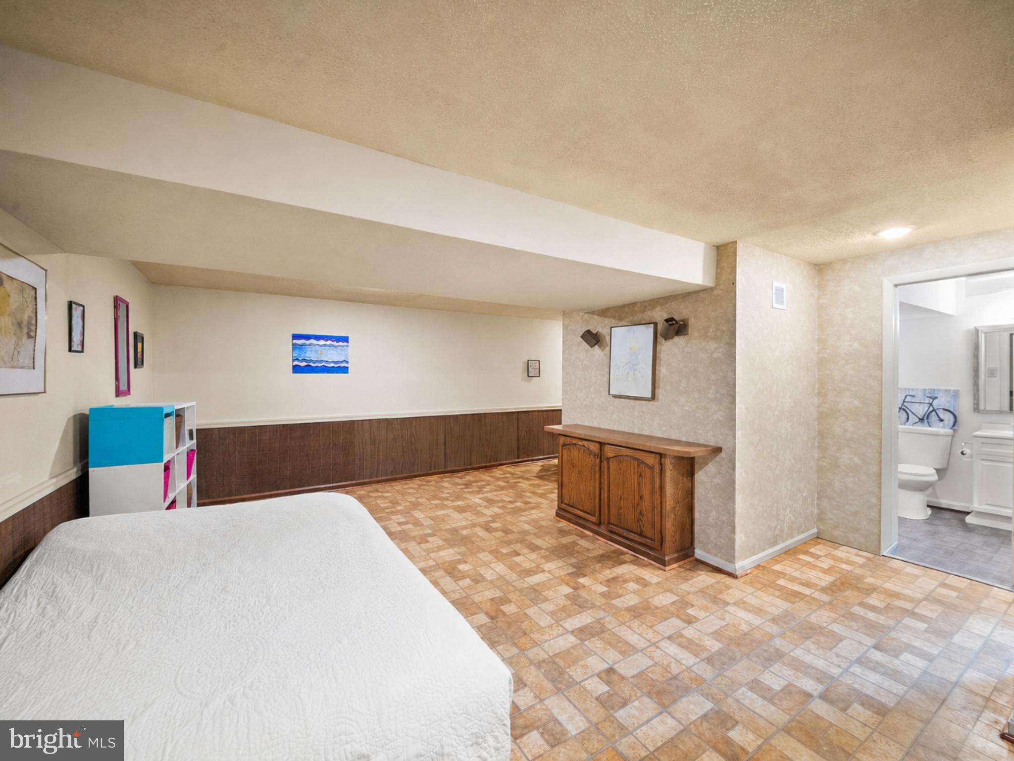 SIGNAL HILL - Residential