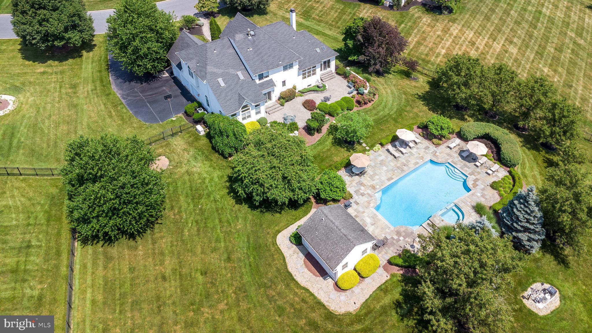 HOLLAND RIDGE - Residential