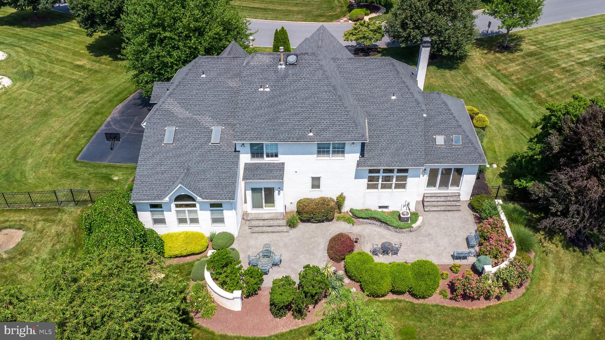 HOLLAND RIDGE - Residential