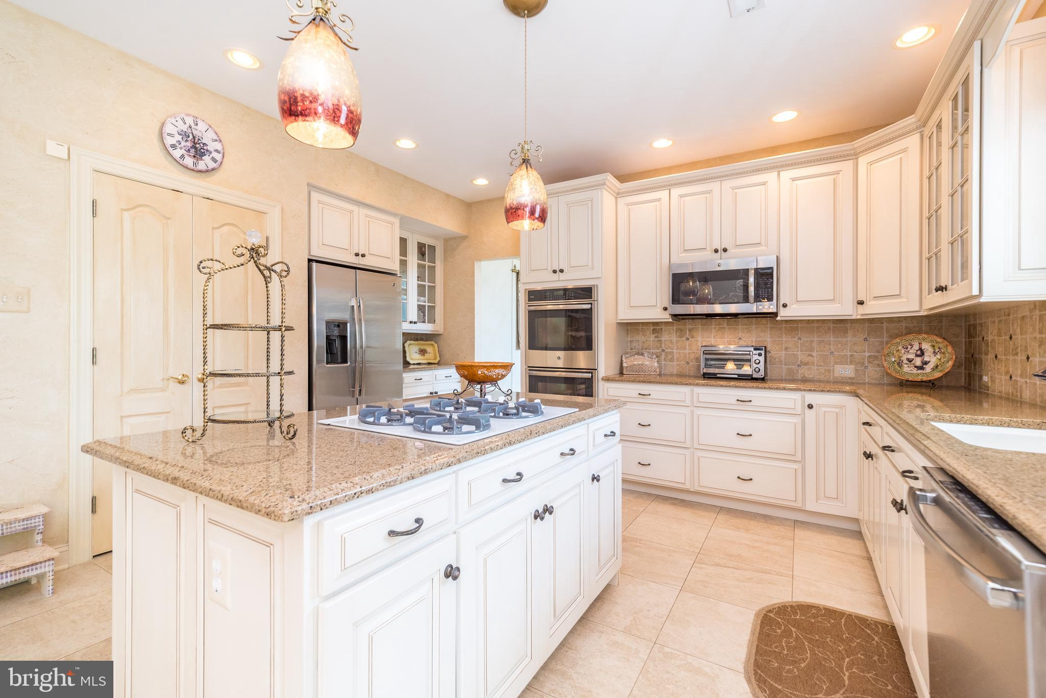 HOLLAND RIDGE - Residential
