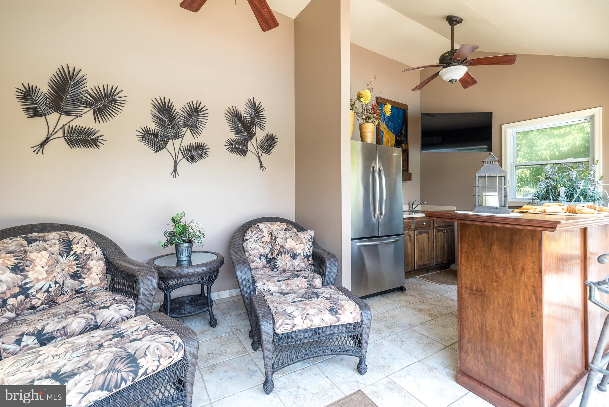 HOLLAND RIDGE - Residential