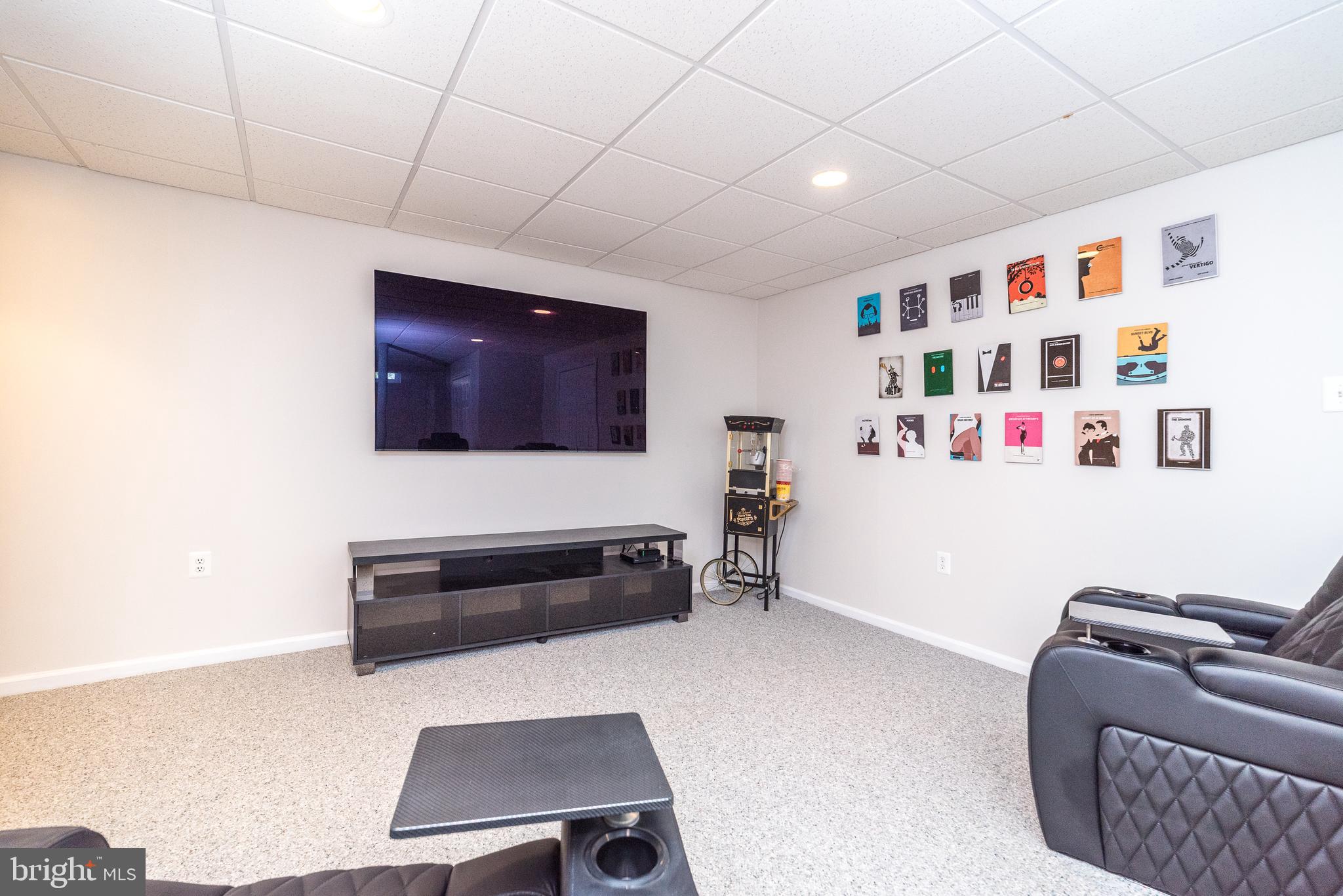 HOLLAND RIDGE - Residential