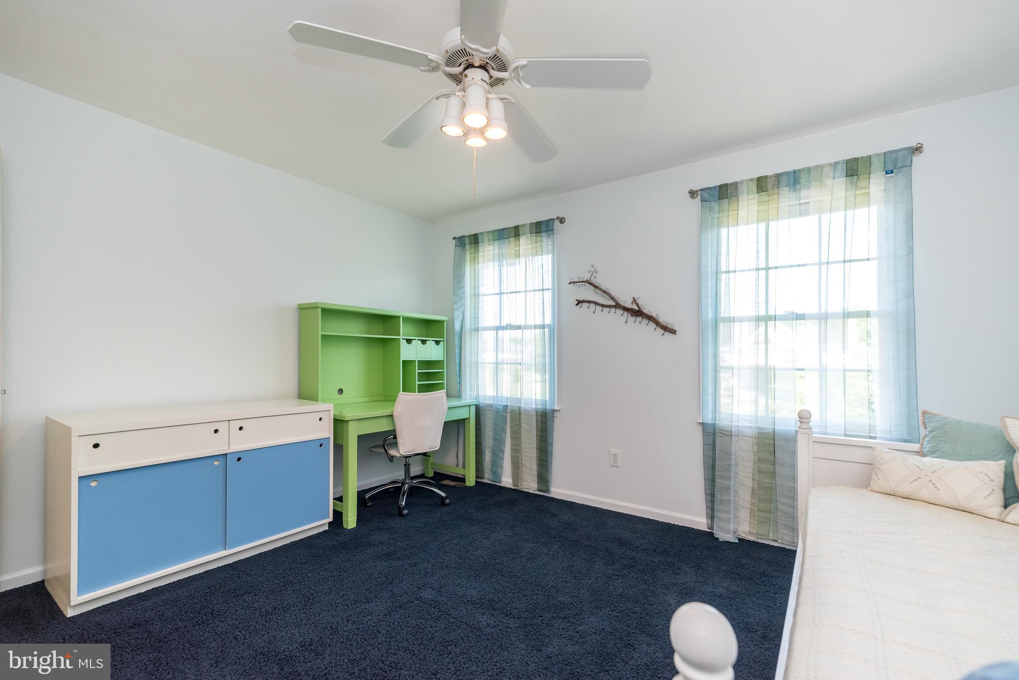 HOLLAND RIDGE - Residential