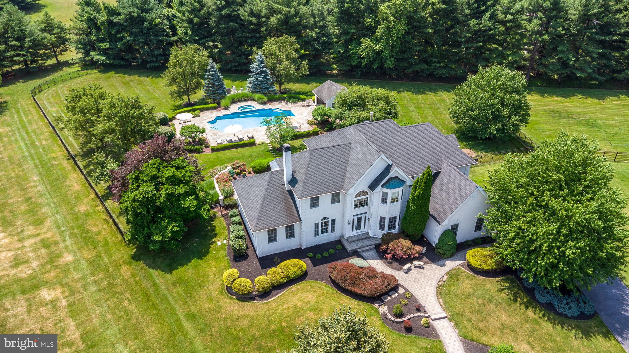 HOLLAND RIDGE - Residential
