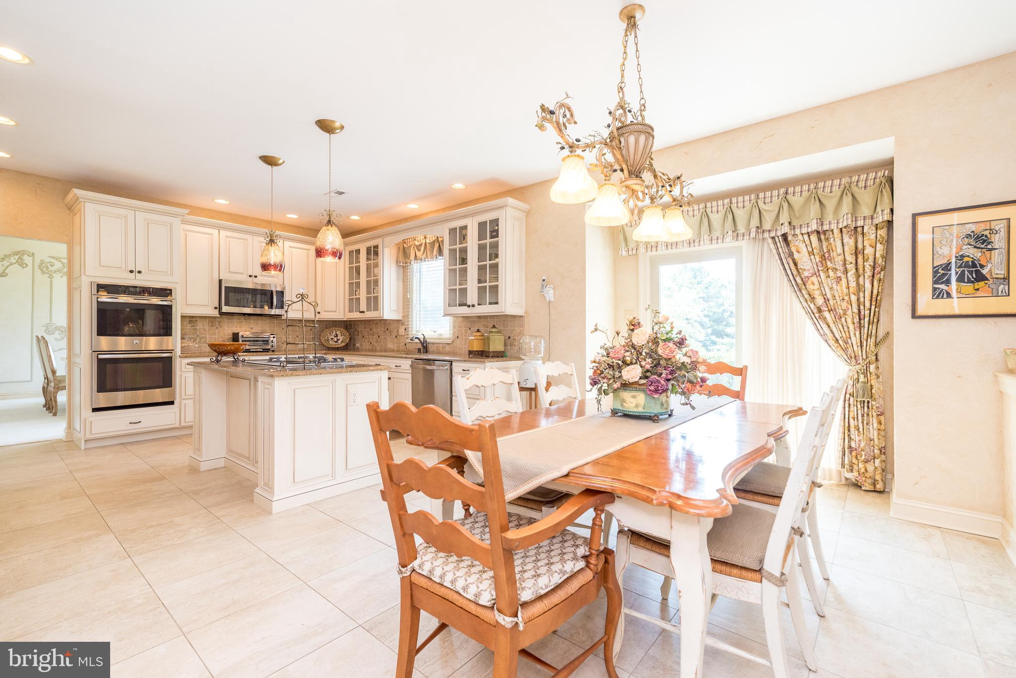 HOLLAND RIDGE - Residential