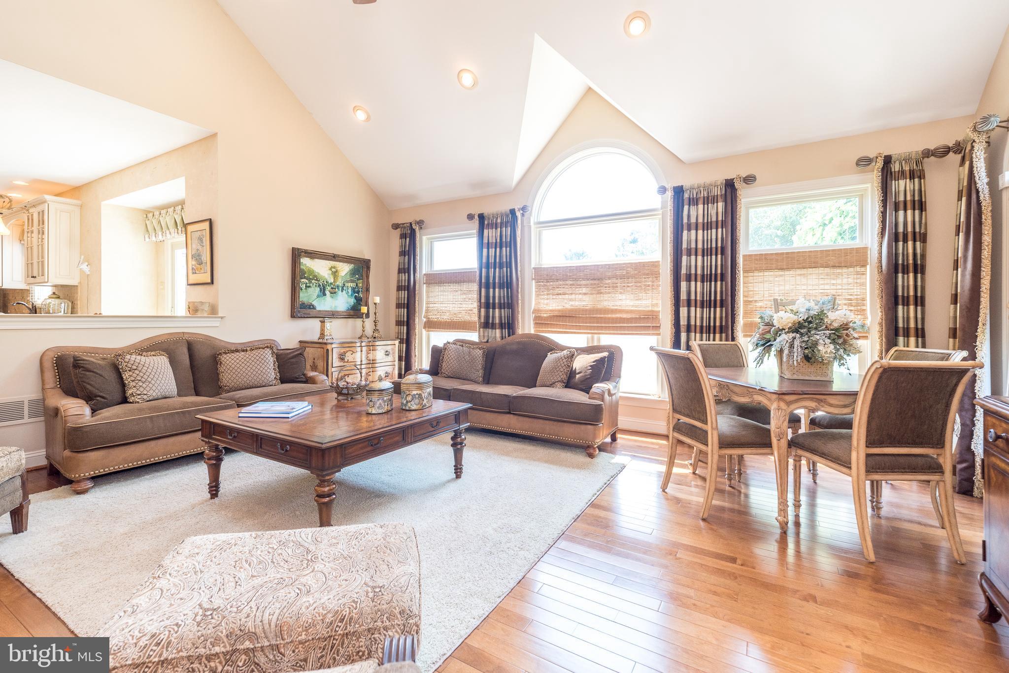 HOLLAND RIDGE - Residential