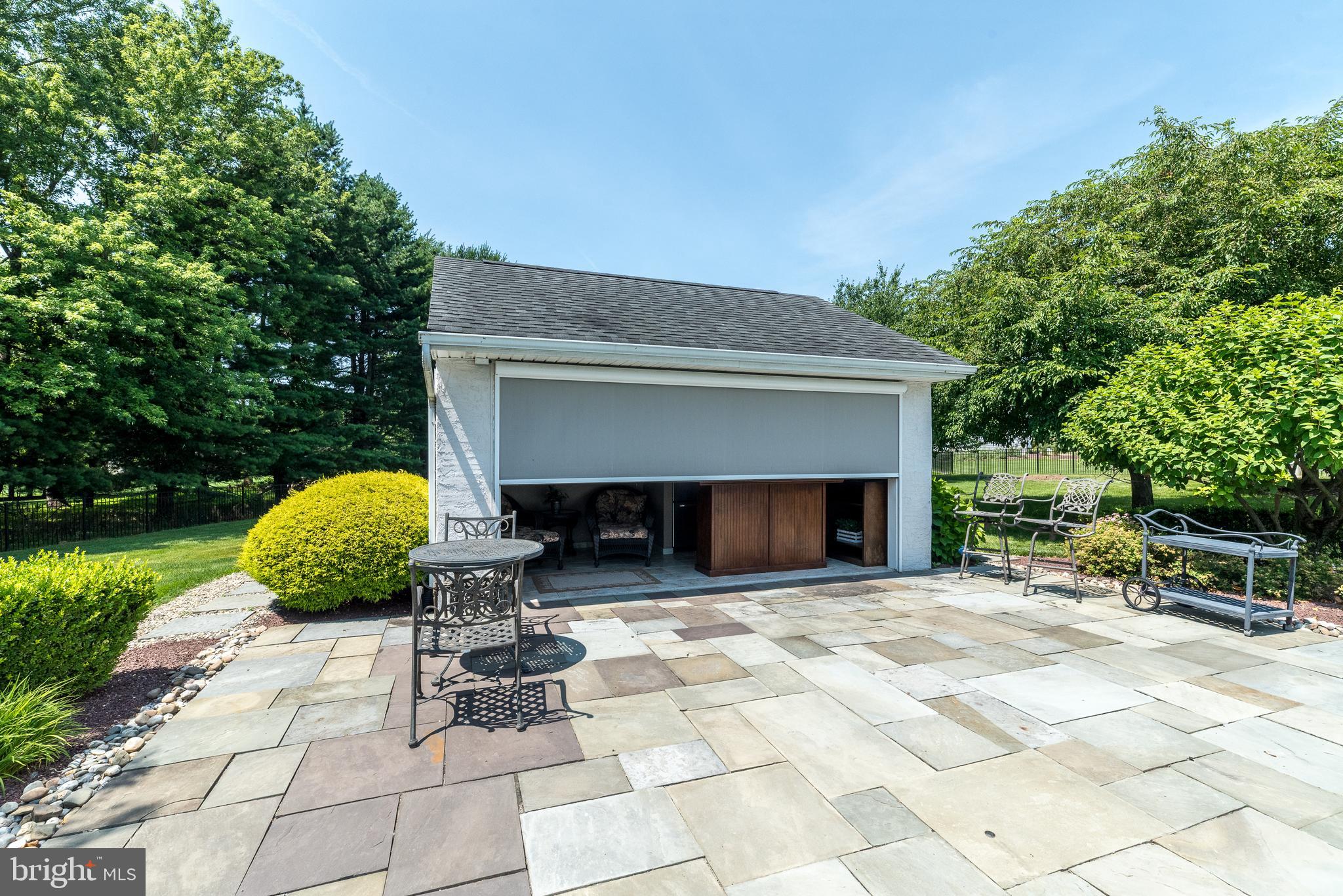 HOLLAND RIDGE - Residential