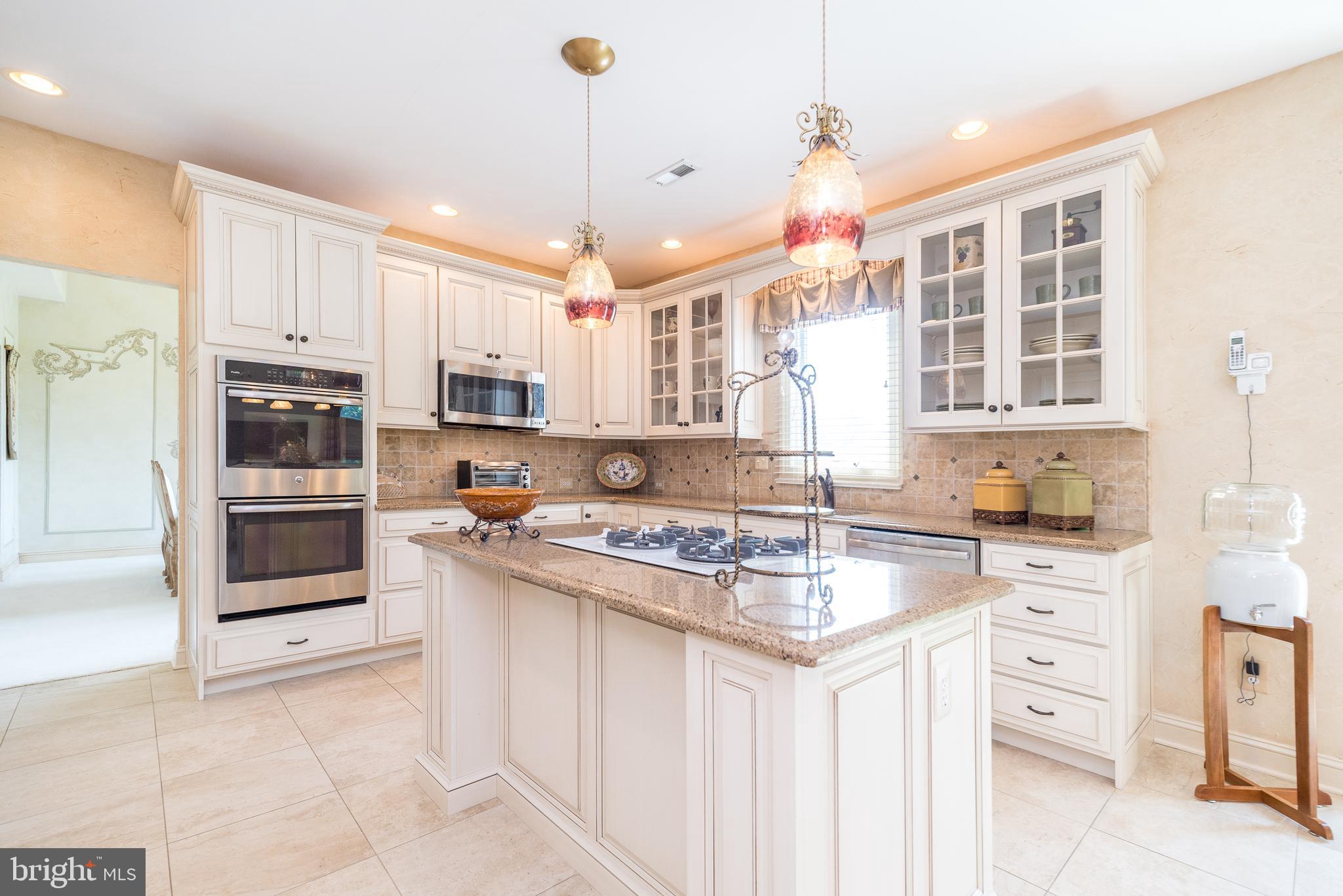 HOLLAND RIDGE - Residential