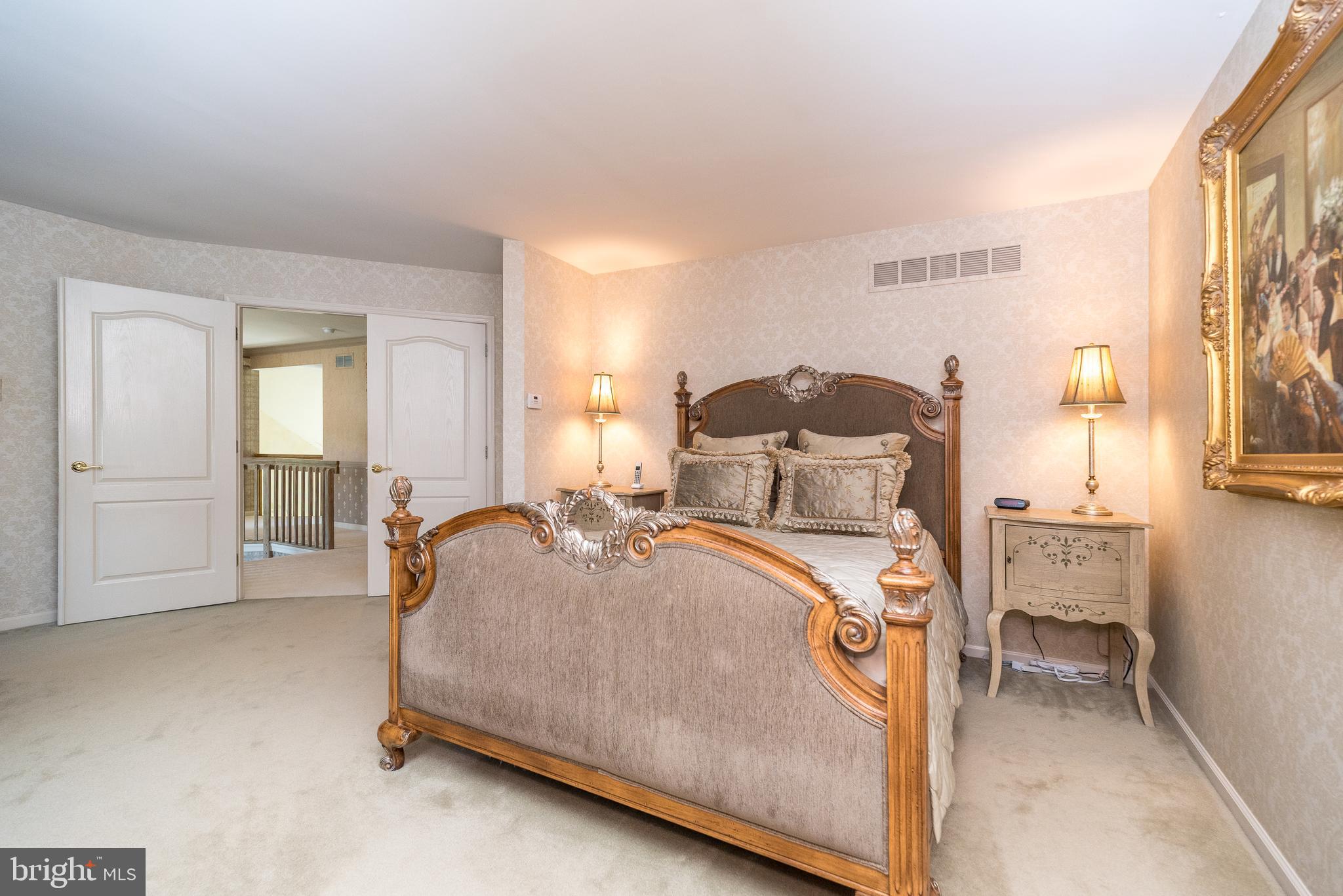 HOLLAND RIDGE - Residential