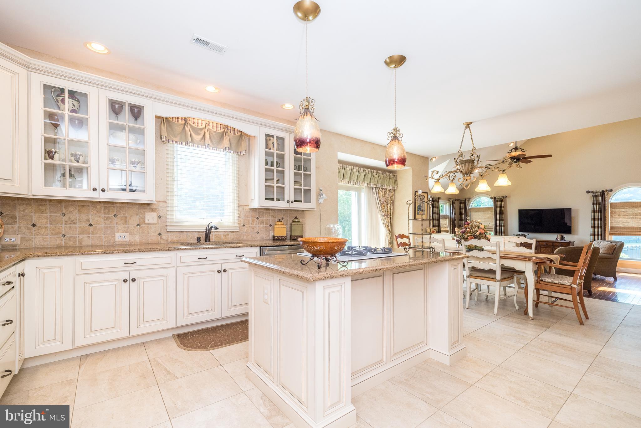 HOLLAND RIDGE - Residential