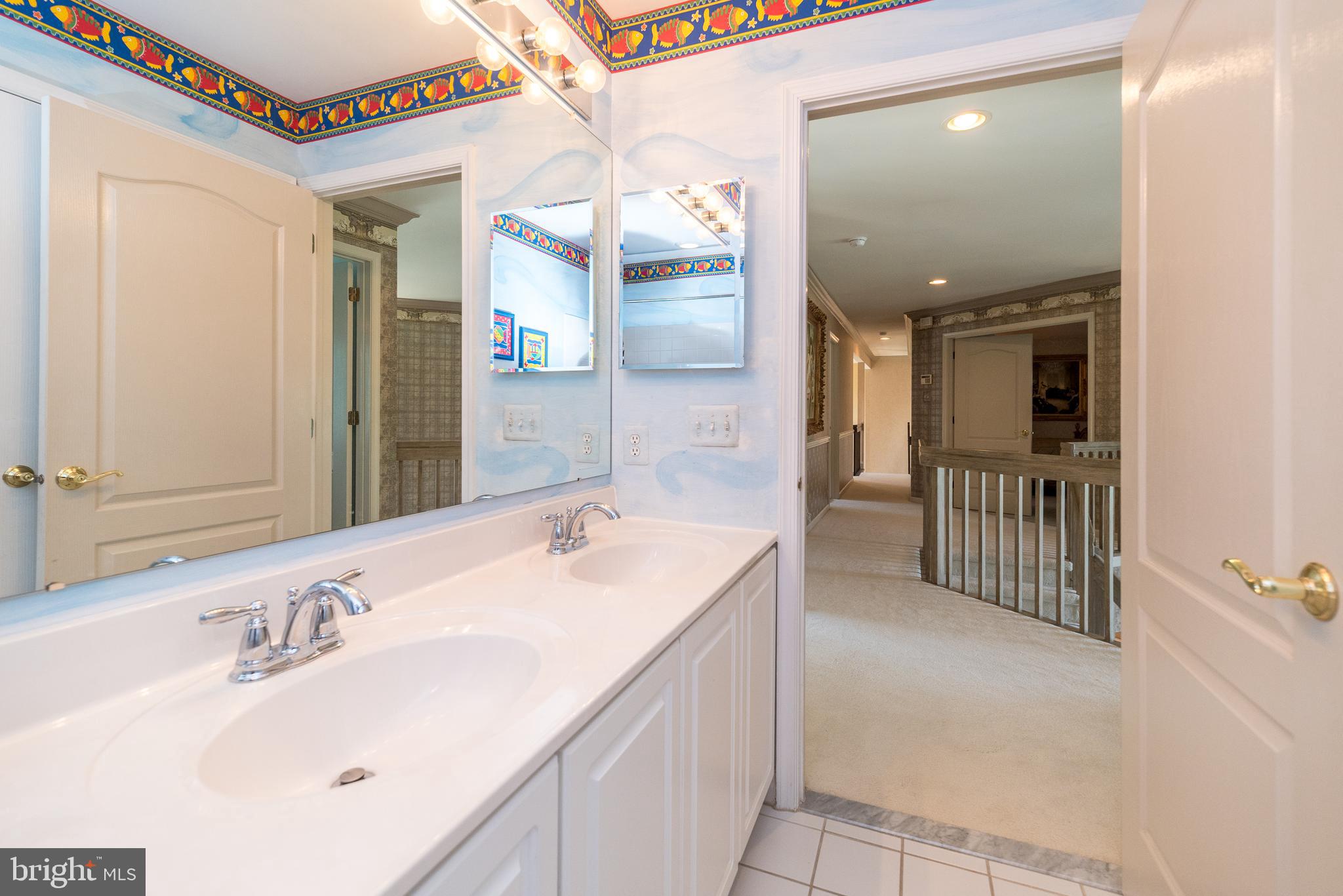 HOLLAND RIDGE - Residential