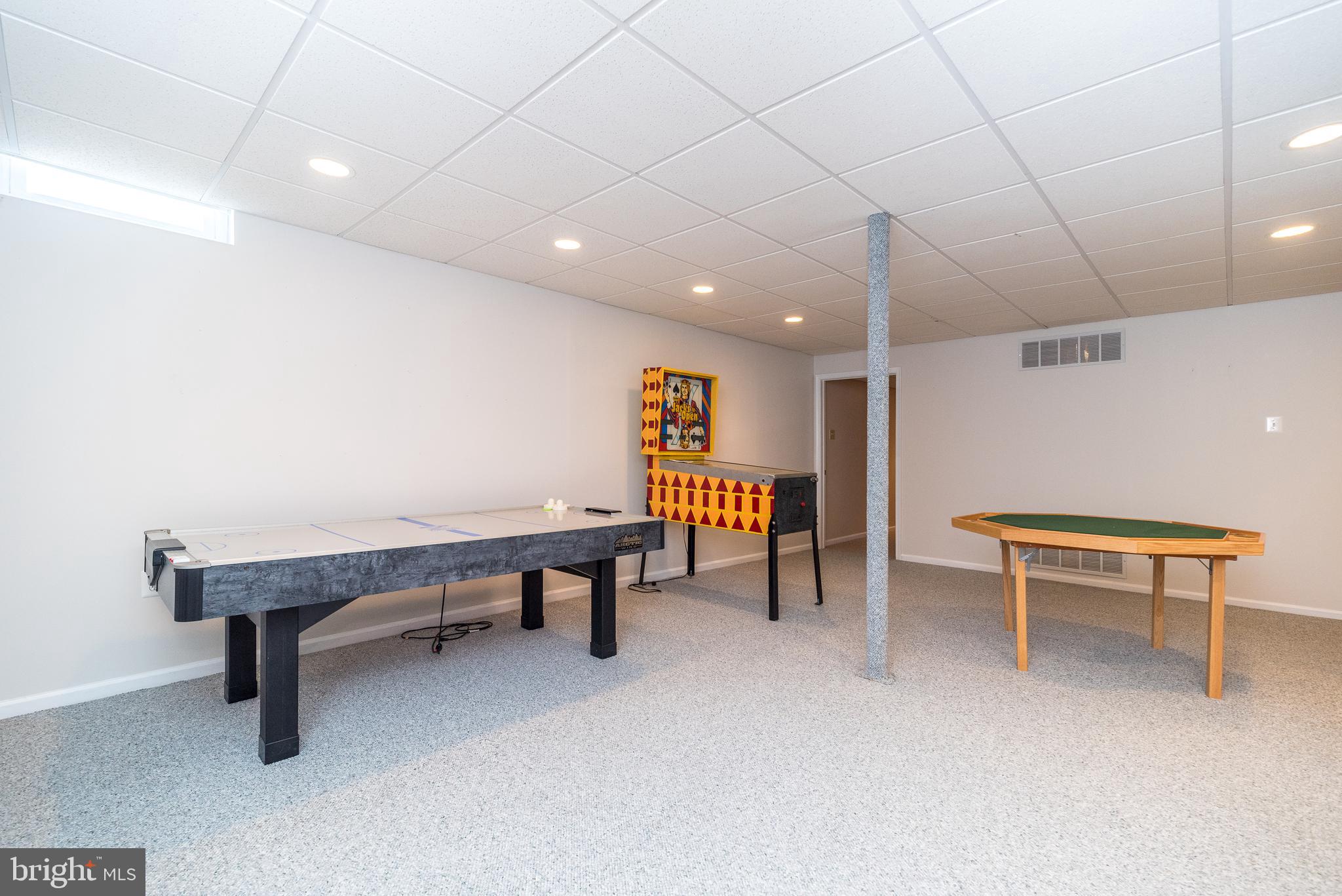 HOLLAND RIDGE - Residential