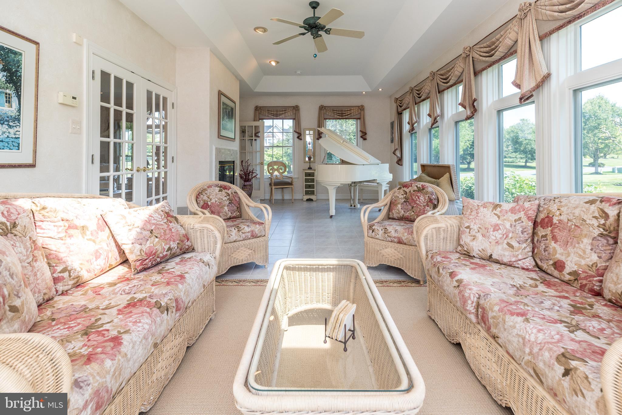 HOLLAND RIDGE - Residential