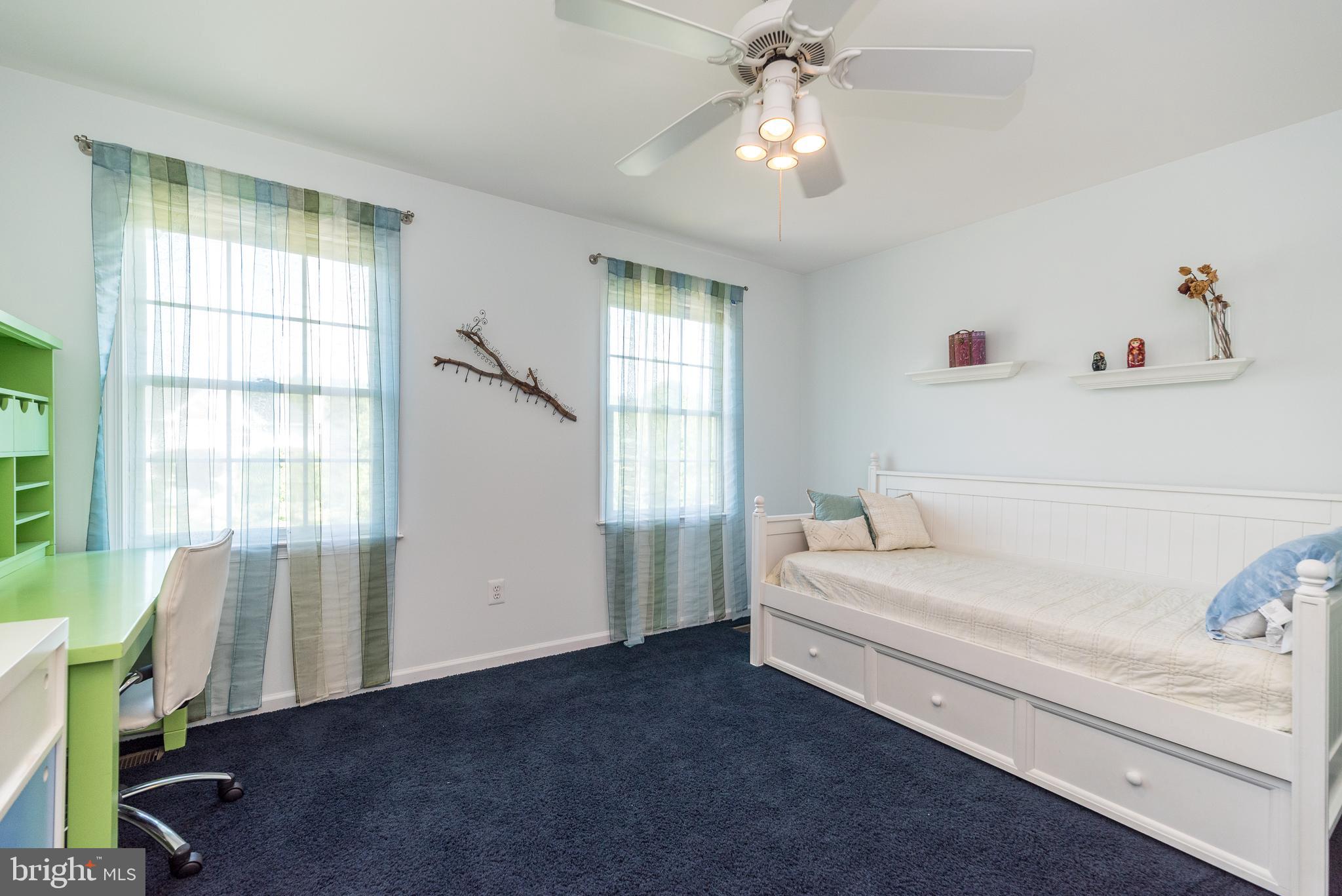 HOLLAND RIDGE - Residential