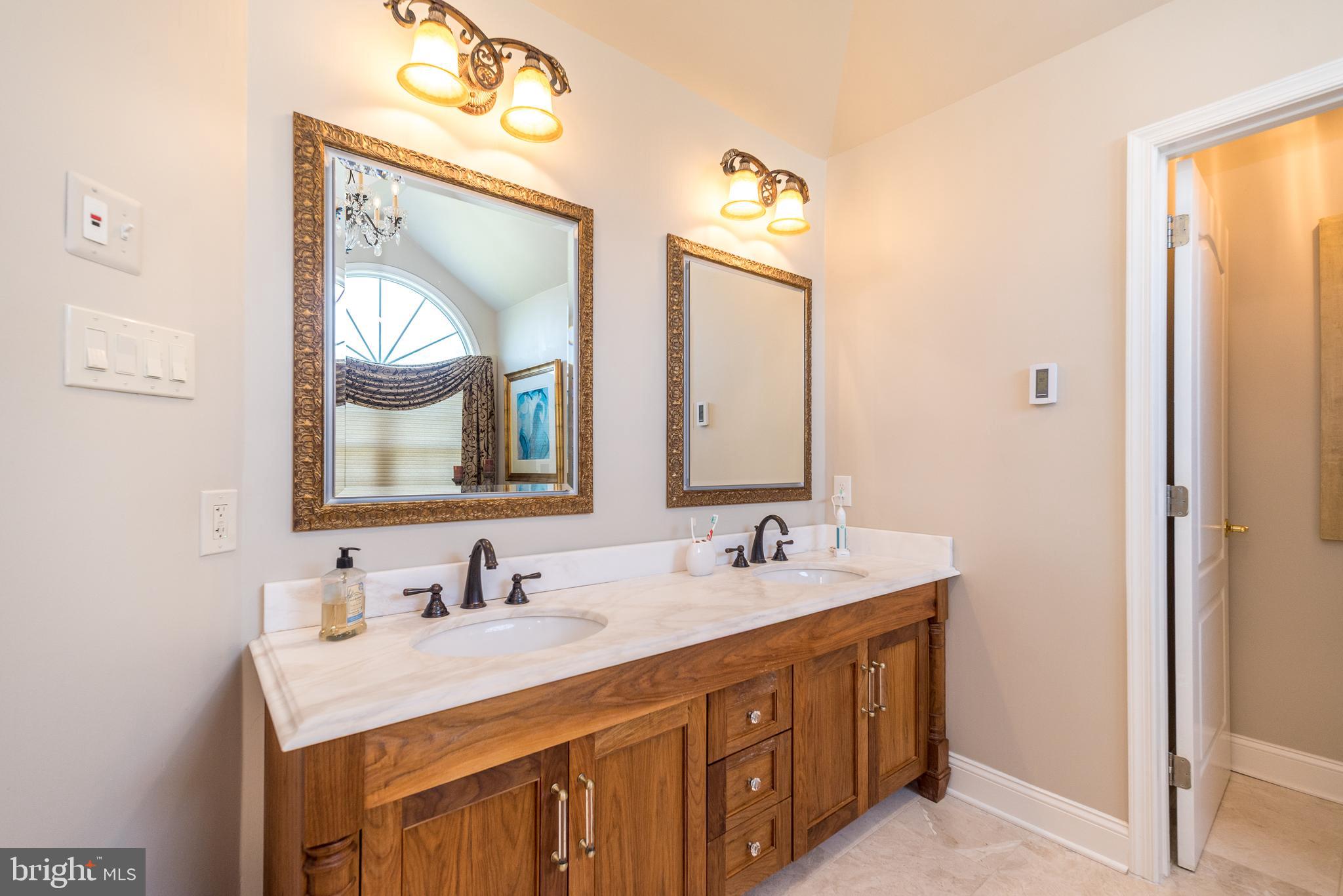 HOLLAND RIDGE - Residential