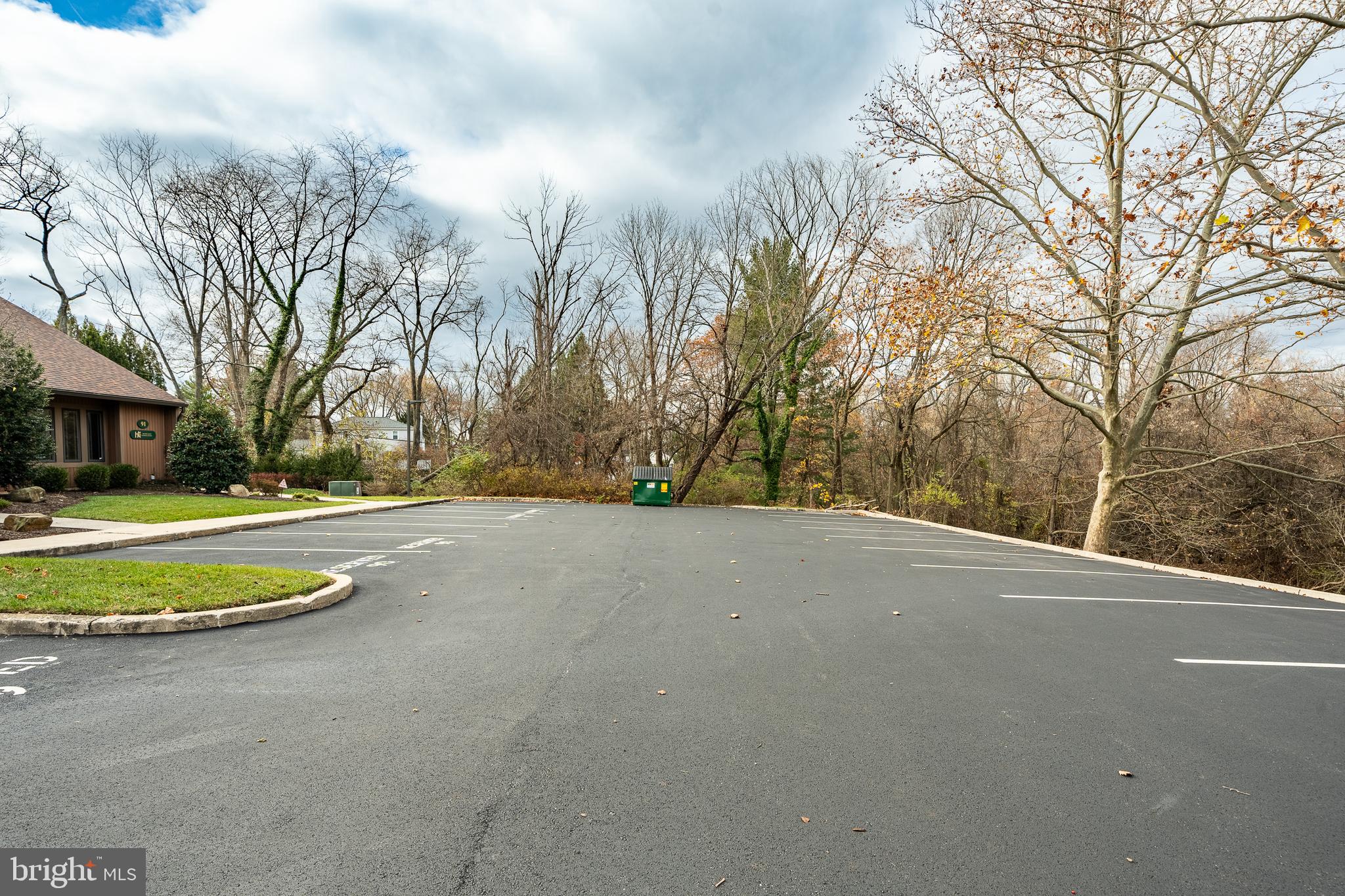 VALLEY FORGE COMMONS - Commercial Sale